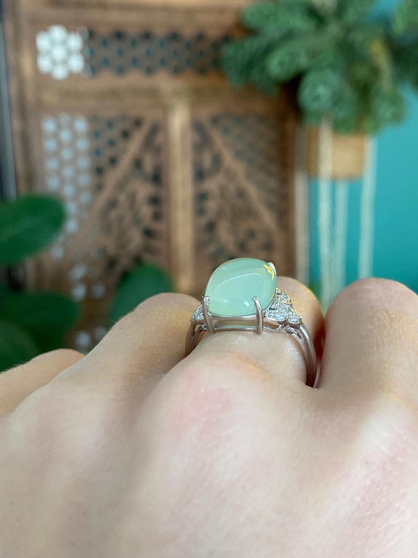 Vintage Solid 10k White Gold Diamond Green Chalcedony Ring - Size 7.75