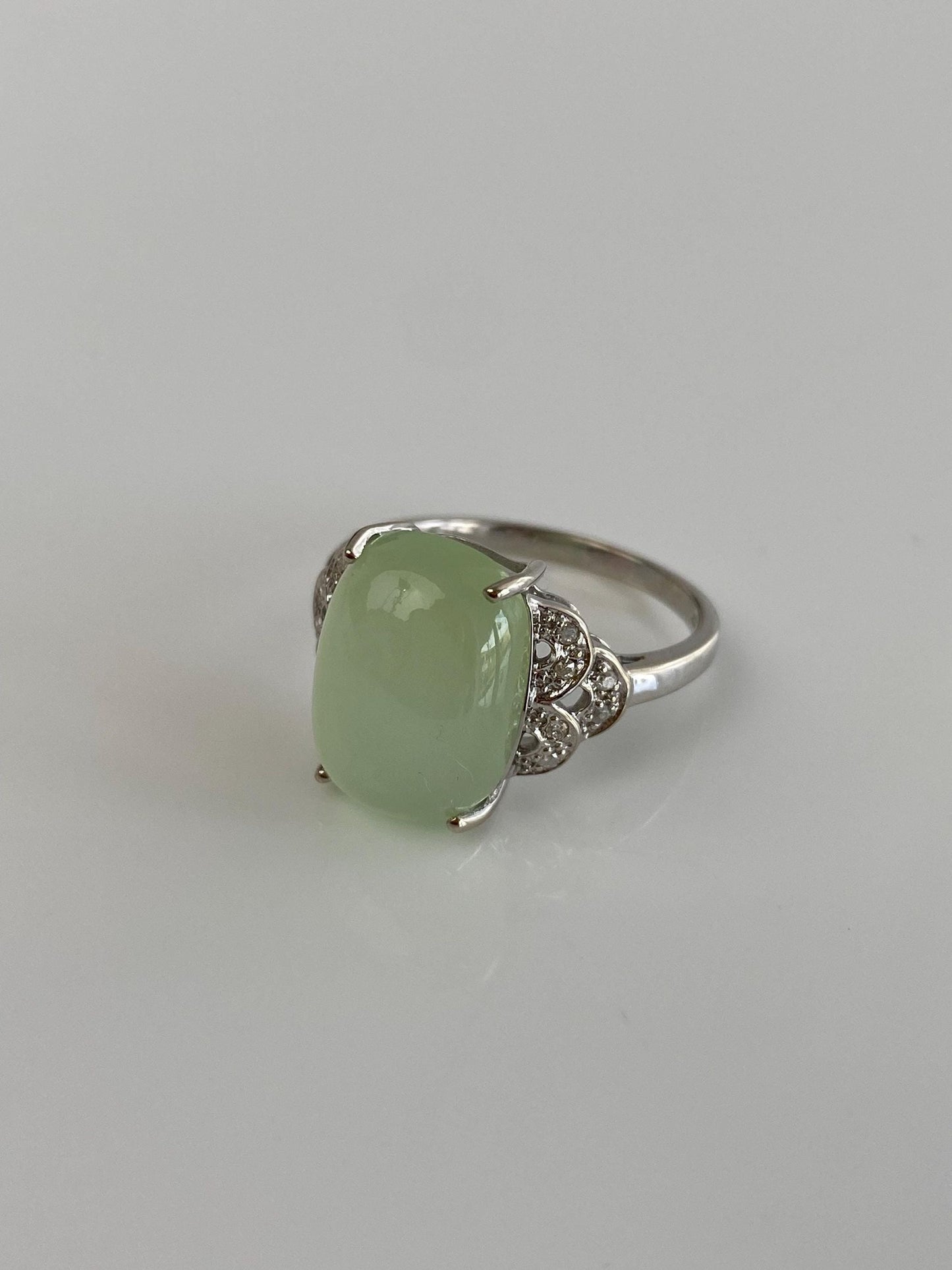 Vintage Solid 10k White Gold Diamond Green Chalcedony Ring - Size 7.75