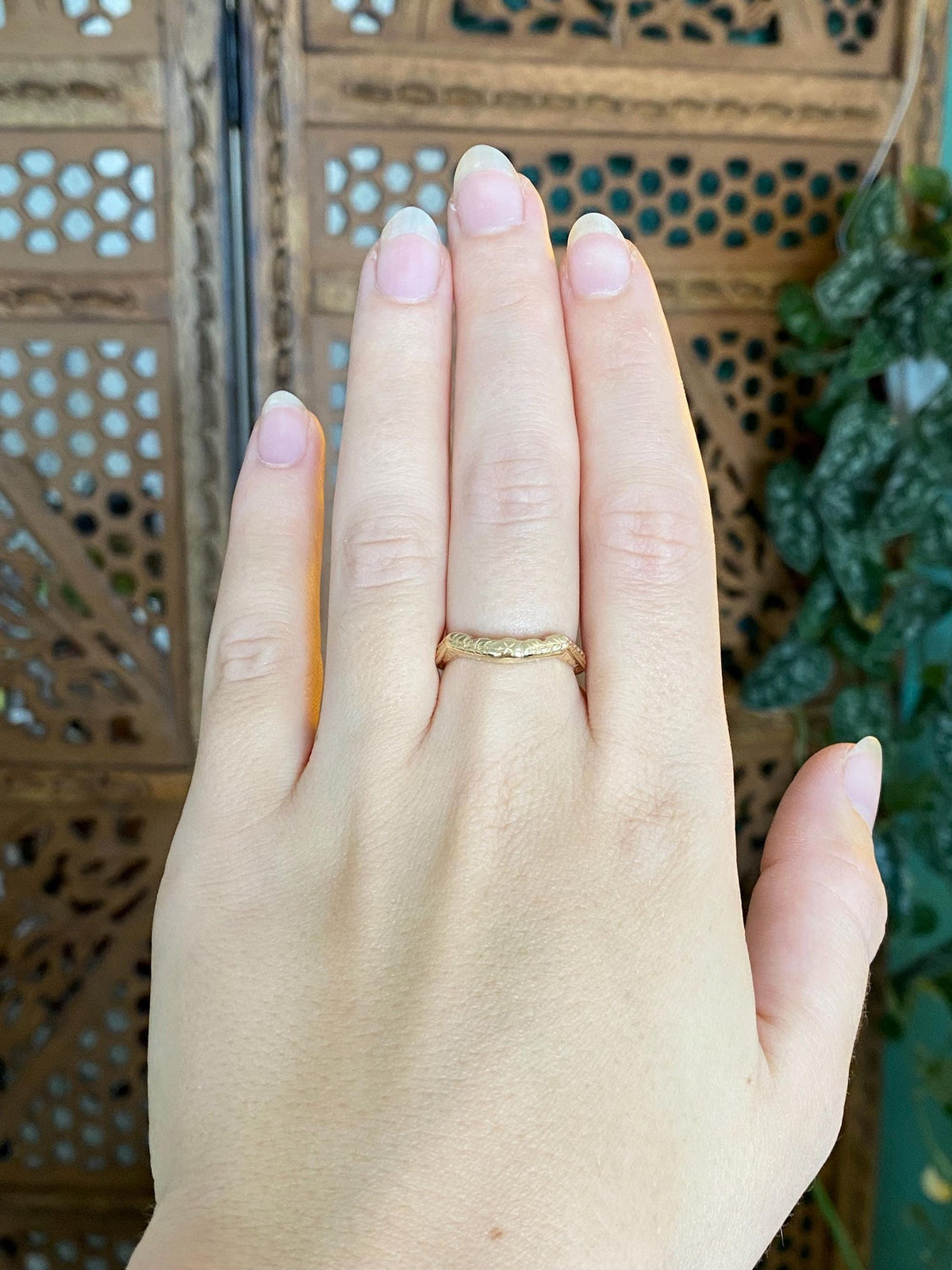 Vintage Solid 14k Yellow Gold Designed Chevron Ring - Size 6.75