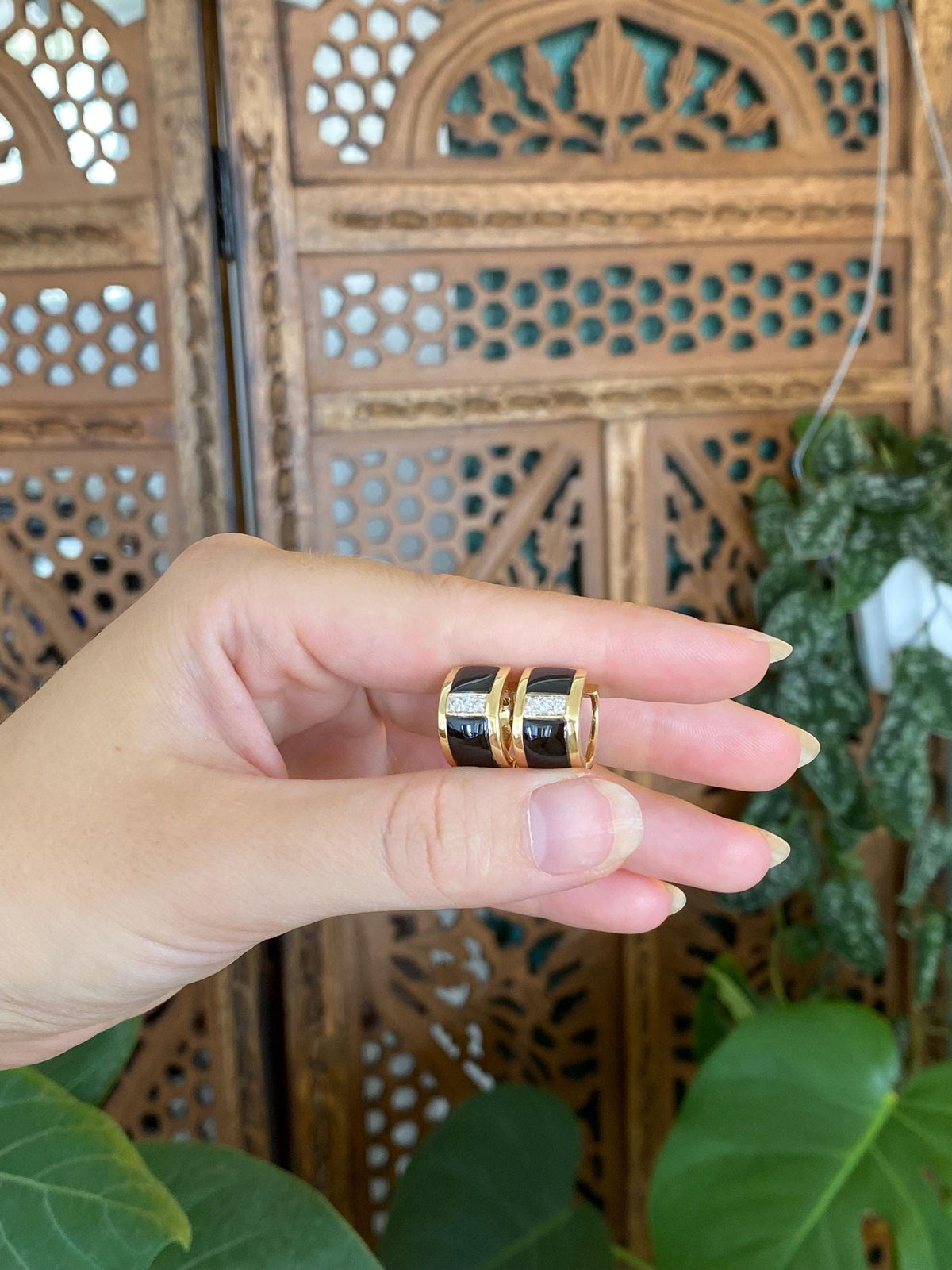Vintage Solid 18k Yellow Gold Onyx Inlay Diamonds Hoop Earrings