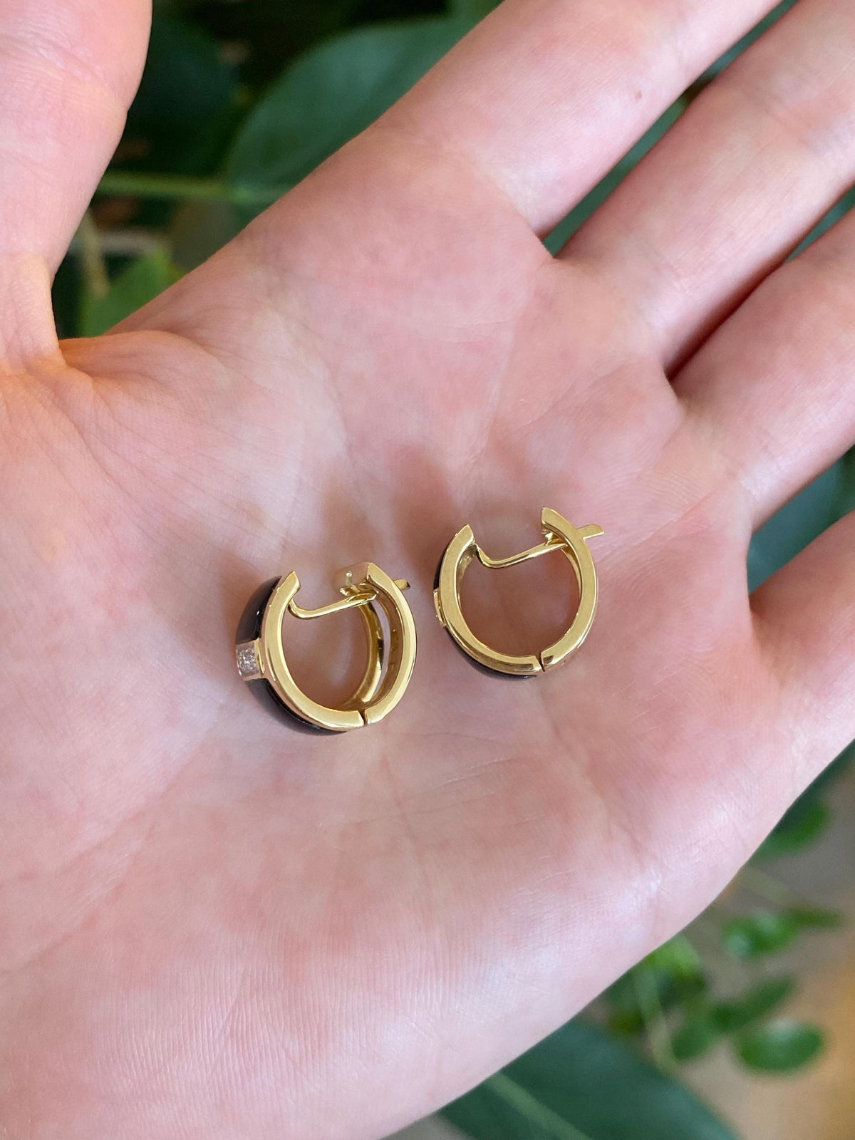 Vintage Solid 18k Yellow Gold Onyx Inlay Diamonds Hoop Earrings