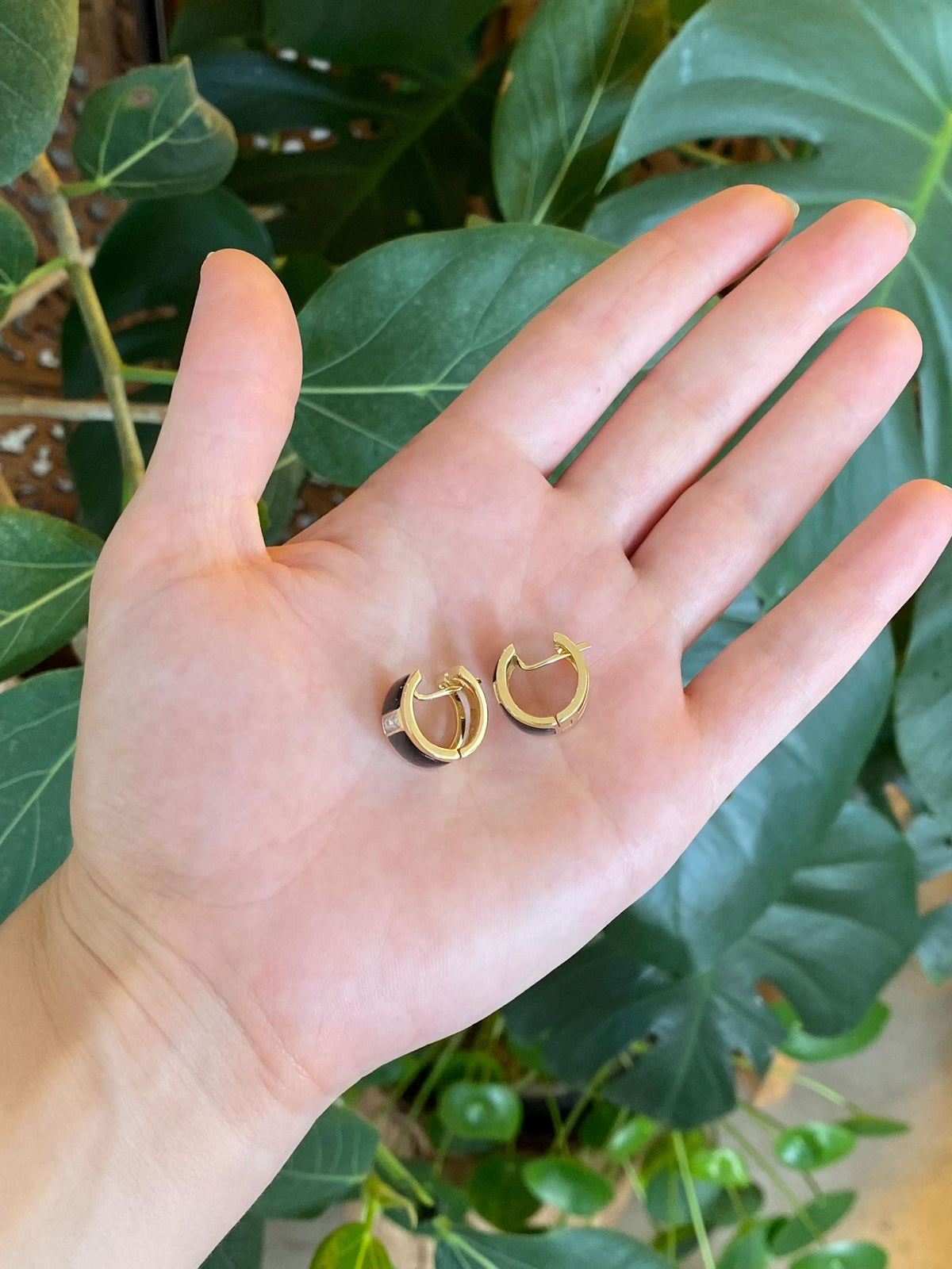 Vintage Solid 18k Yellow Gold Onyx Inlay Diamonds Hoop Earrings