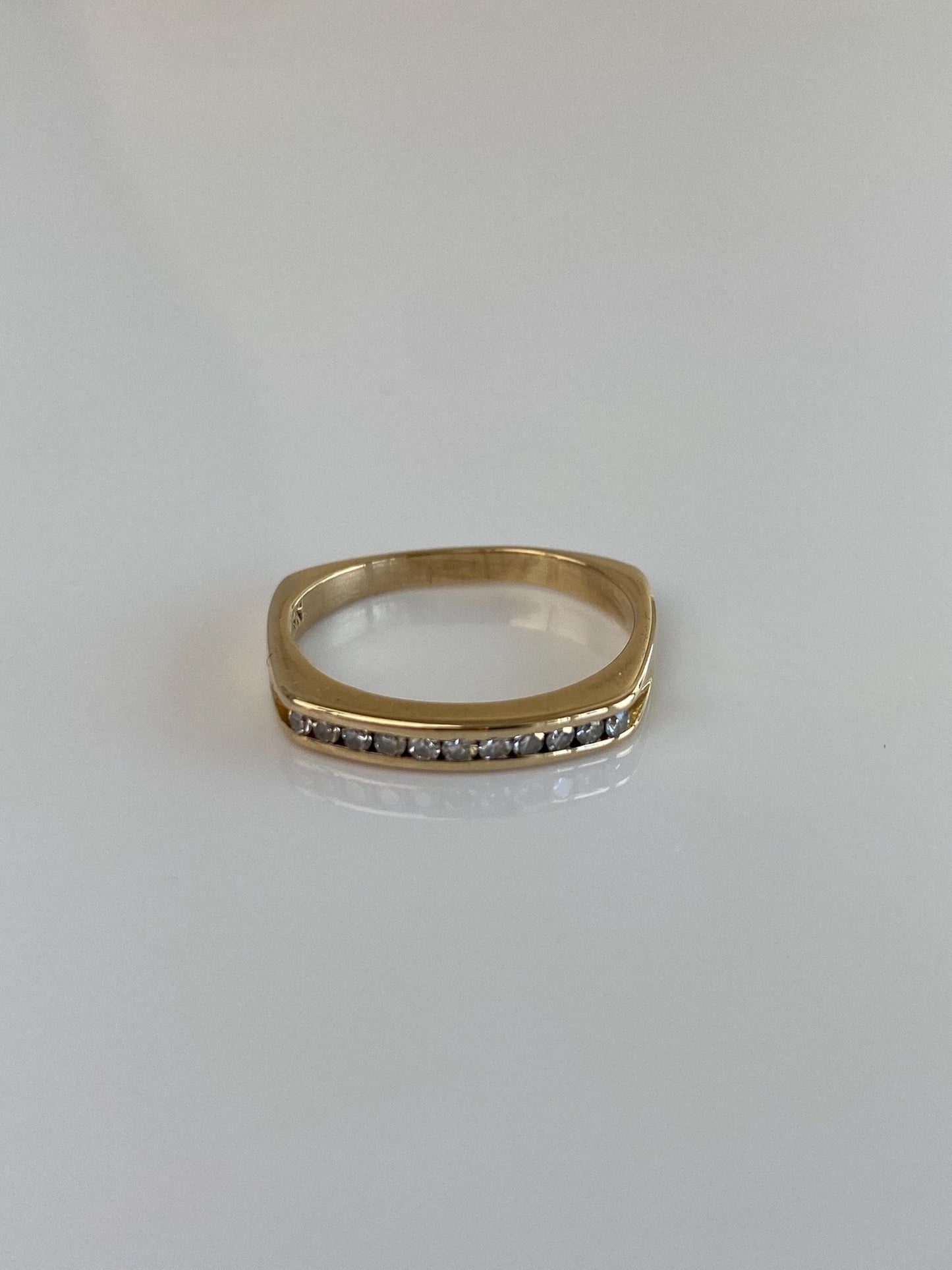 Vintage Solid 14k Yellow Gold Diamond Square Ring Band - Size 6.25