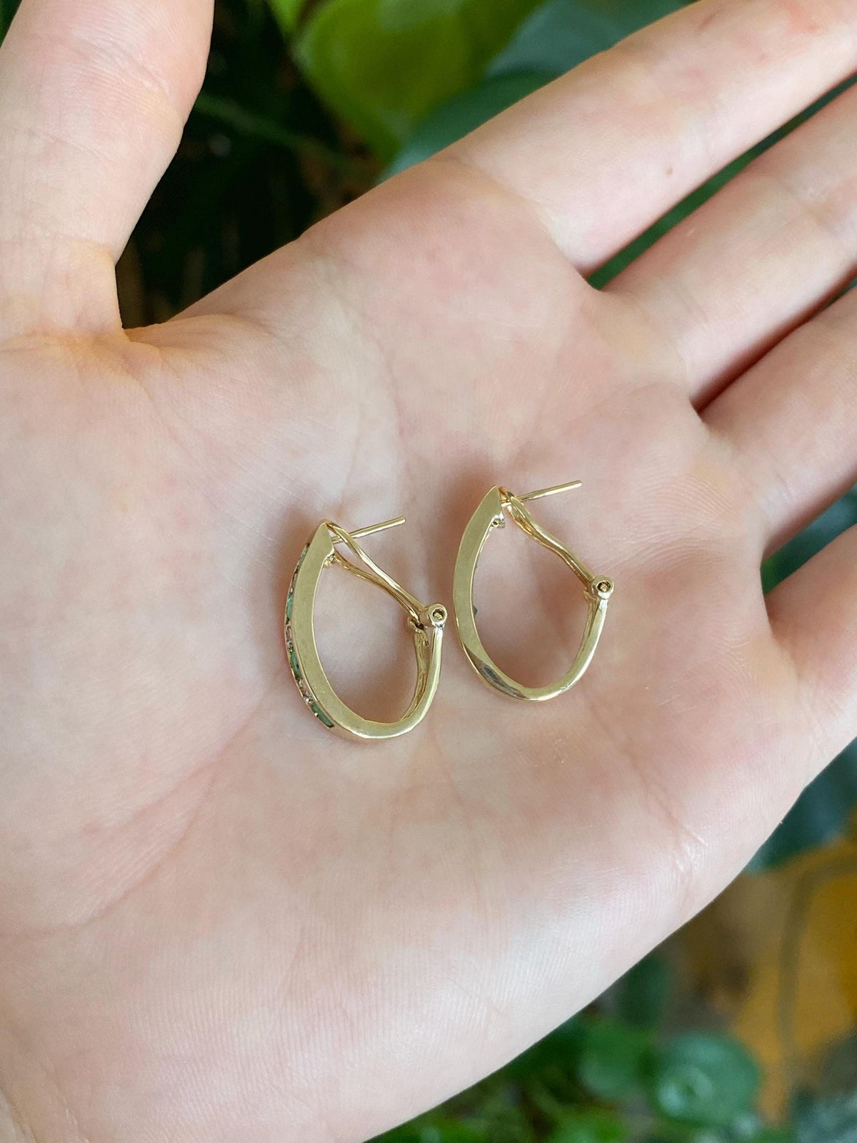 Vintage Solid 14k Yellow Gold Diamond Emerald Drop Earrings