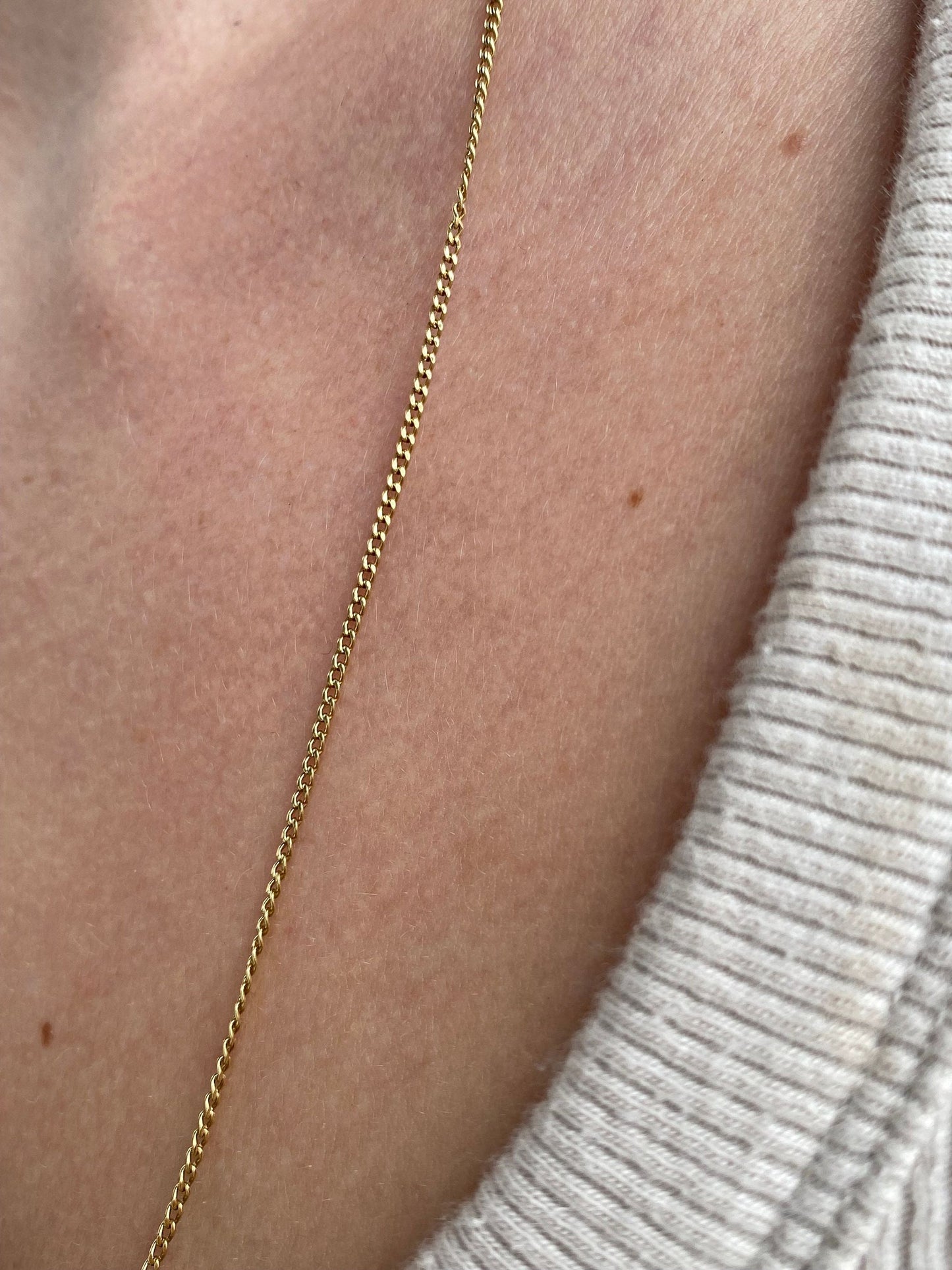 Vintage Solid 18k Yellow Gold Dainty Curb Chain Necklace - 24.25 inches
