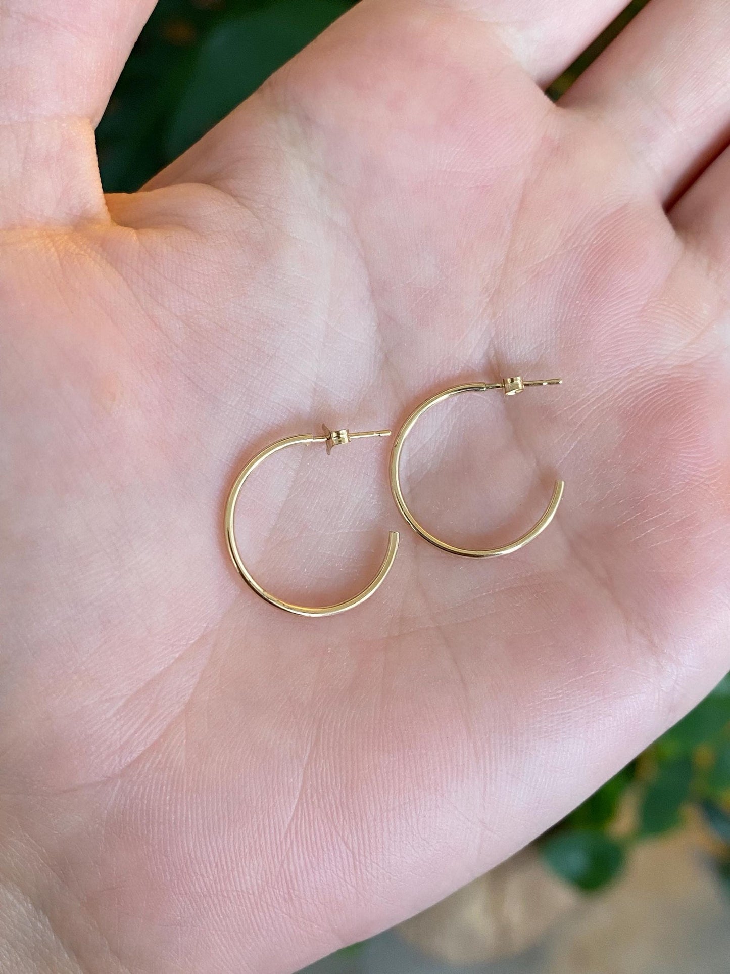 Vintage 14k Yellow Gold Thin Hoop Earrings