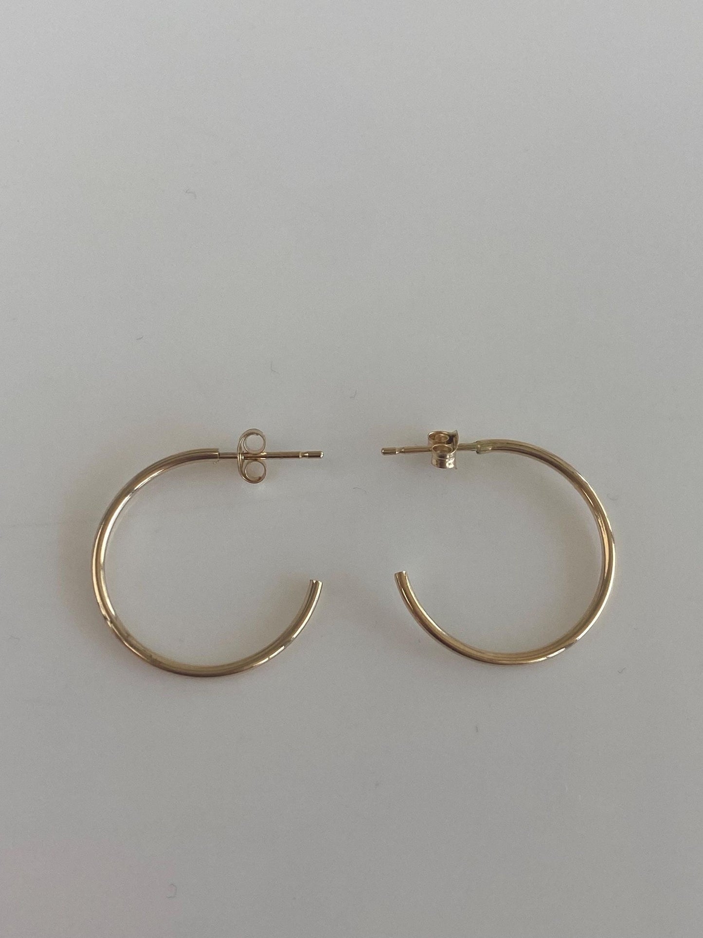 Vintage 14k Yellow Gold Thin Hoop Earrings