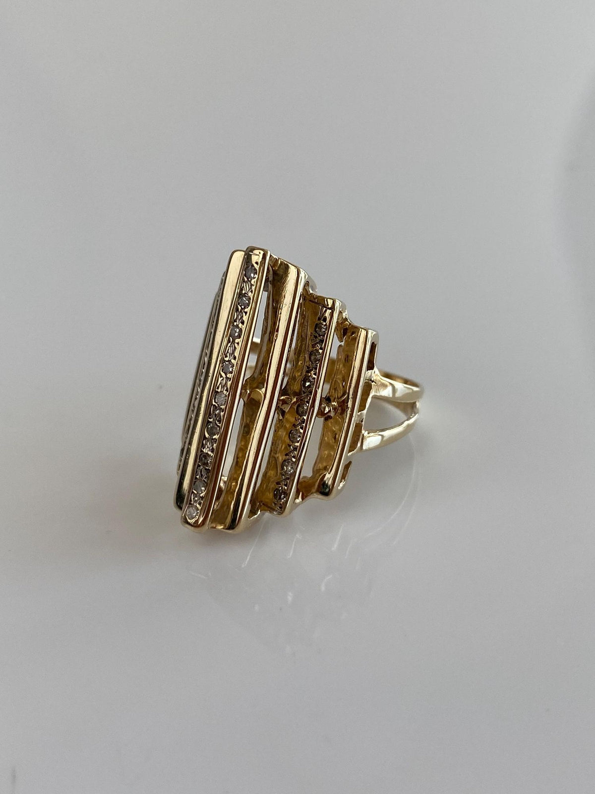Vintage Solid 14k Yellow Gold Diamond Slatted Stepped Art Deco Style Ring - Size 6.5