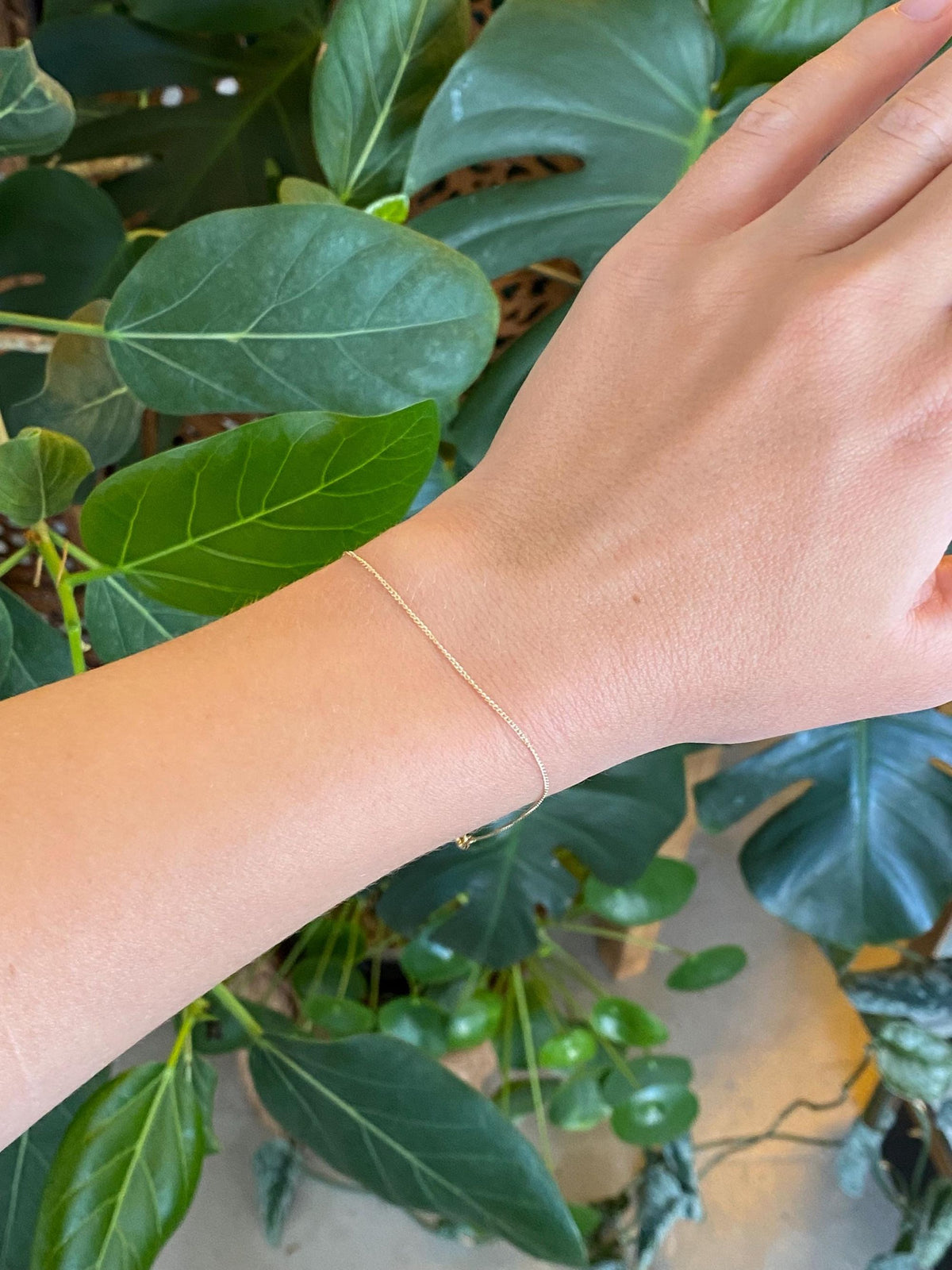 Vintage Solid 14k Yellow Gold Dainty Curb Chain Bracelet - 7.25 inches