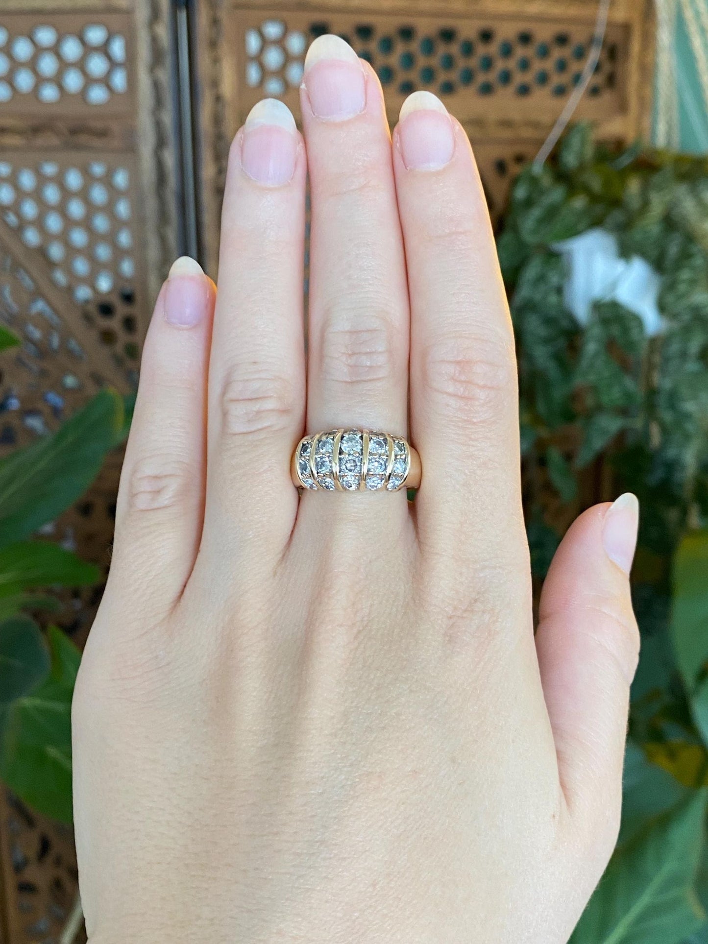 Vintage Solid 14k Yellow Gold Diamonds Ring Band - Size 8