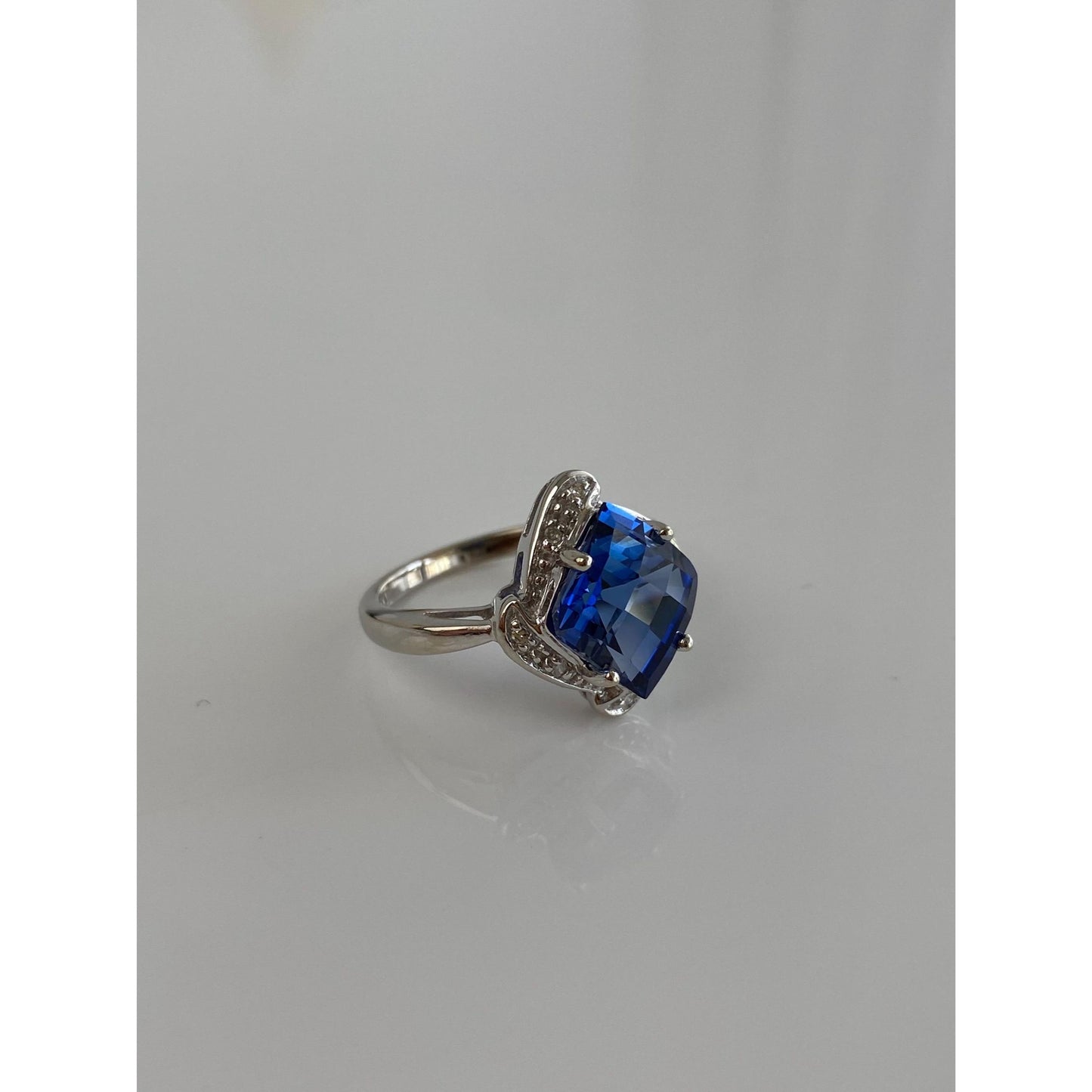 Vintage Solid 10k White Gold Diamond Blue Sapphire Ring - Size 5.5