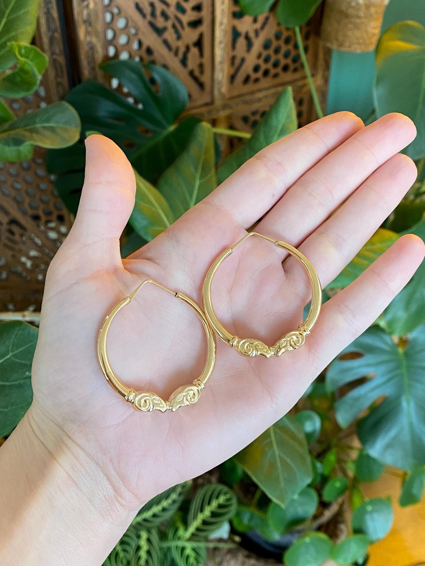 Vintage 18k Yellow Gold Ram Hoop Earrings