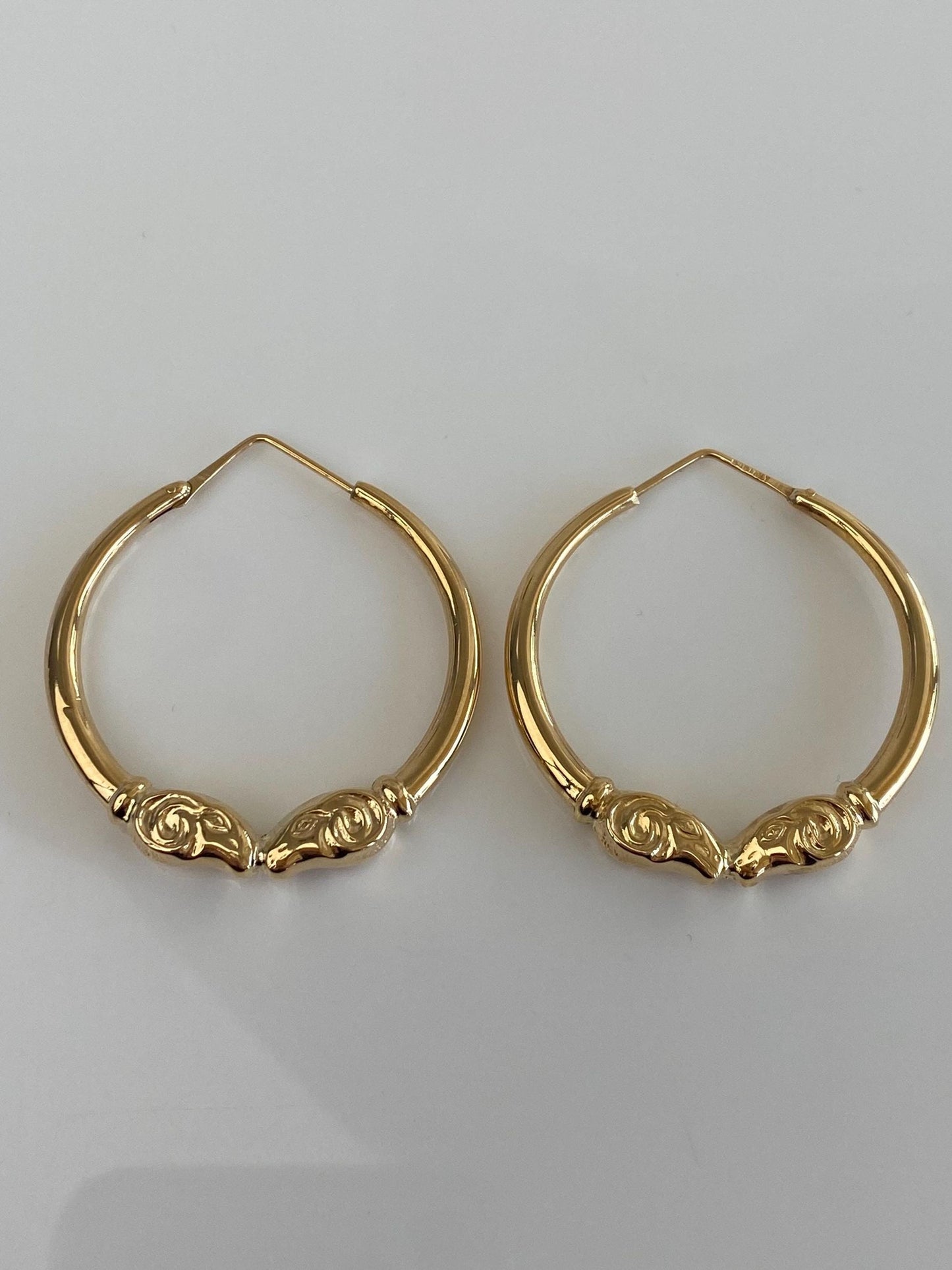 Vintage 18k Yellow Gold Ram Hoop Earrings