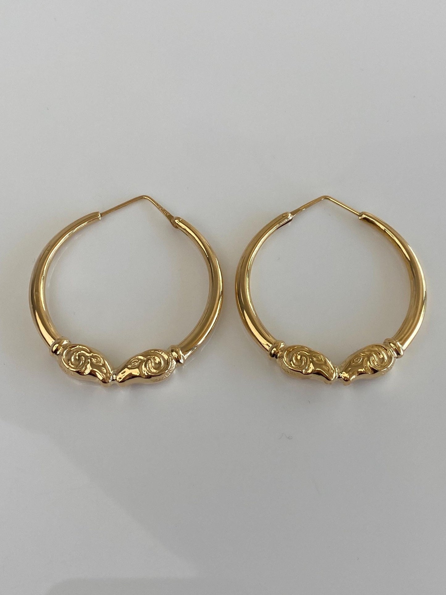 Vintage 18k Yellow Gold Ram Hoop Earrings