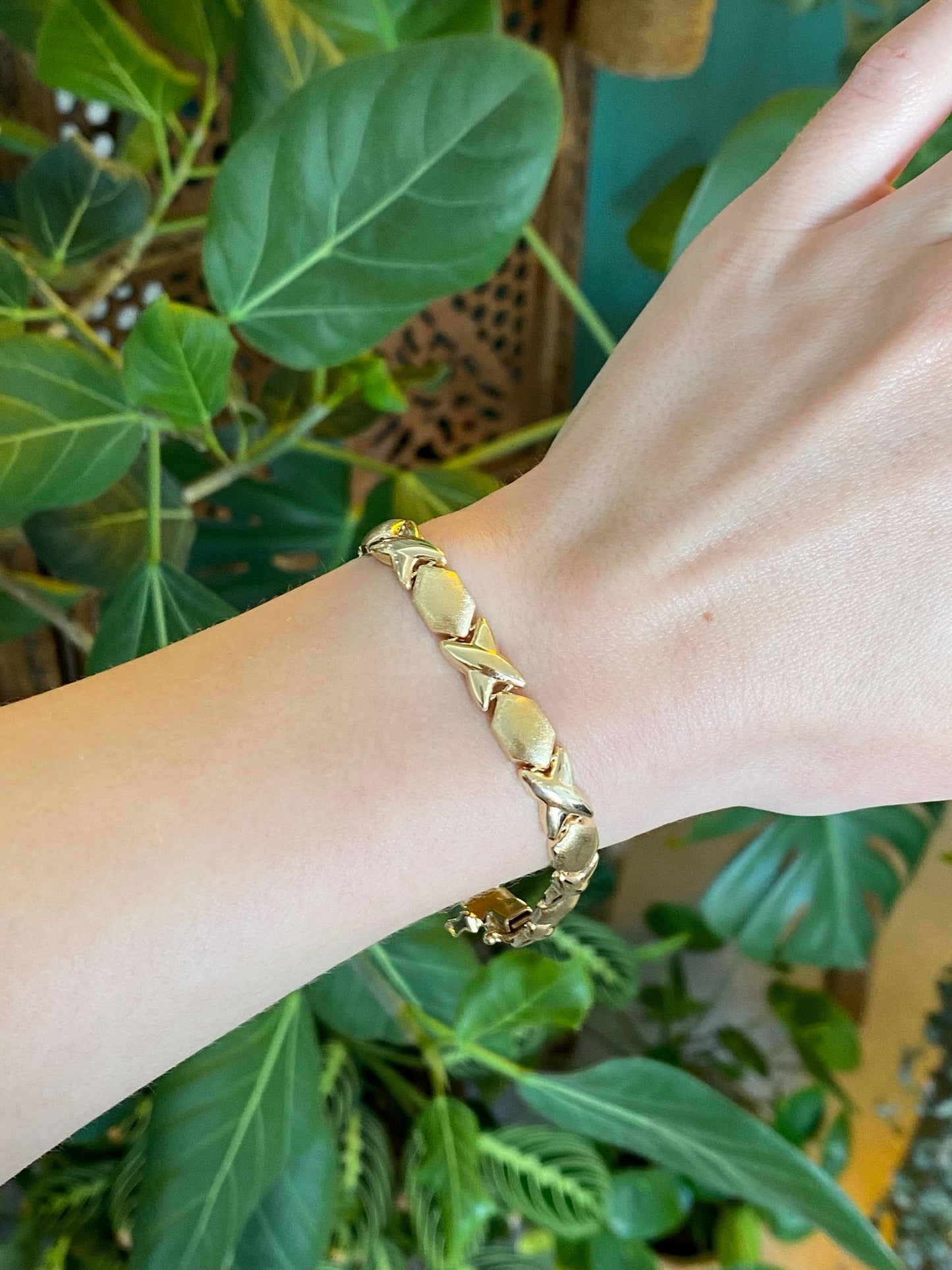 Vintage 14k Yellow Gold Satin & Shiny X Link Bracelet - 7.25 inches