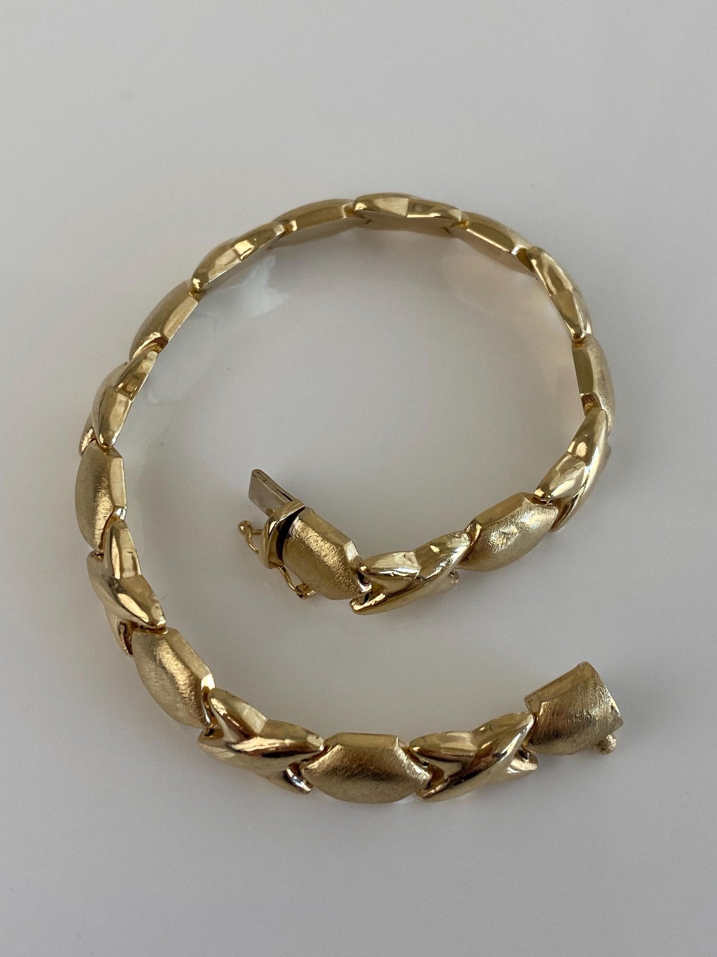 Vintage 14k Yellow Gold Satin & Shiny X Link Bracelet - 7.25 inches