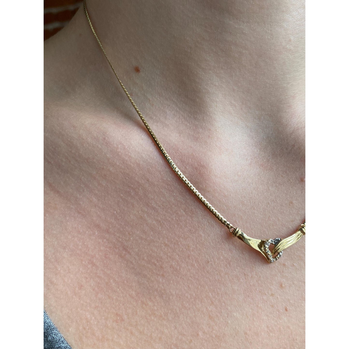 Vintage Solid 14k Yellow Gold Diamond Heart Hands Flat Chain Necklace - 16.75 inches