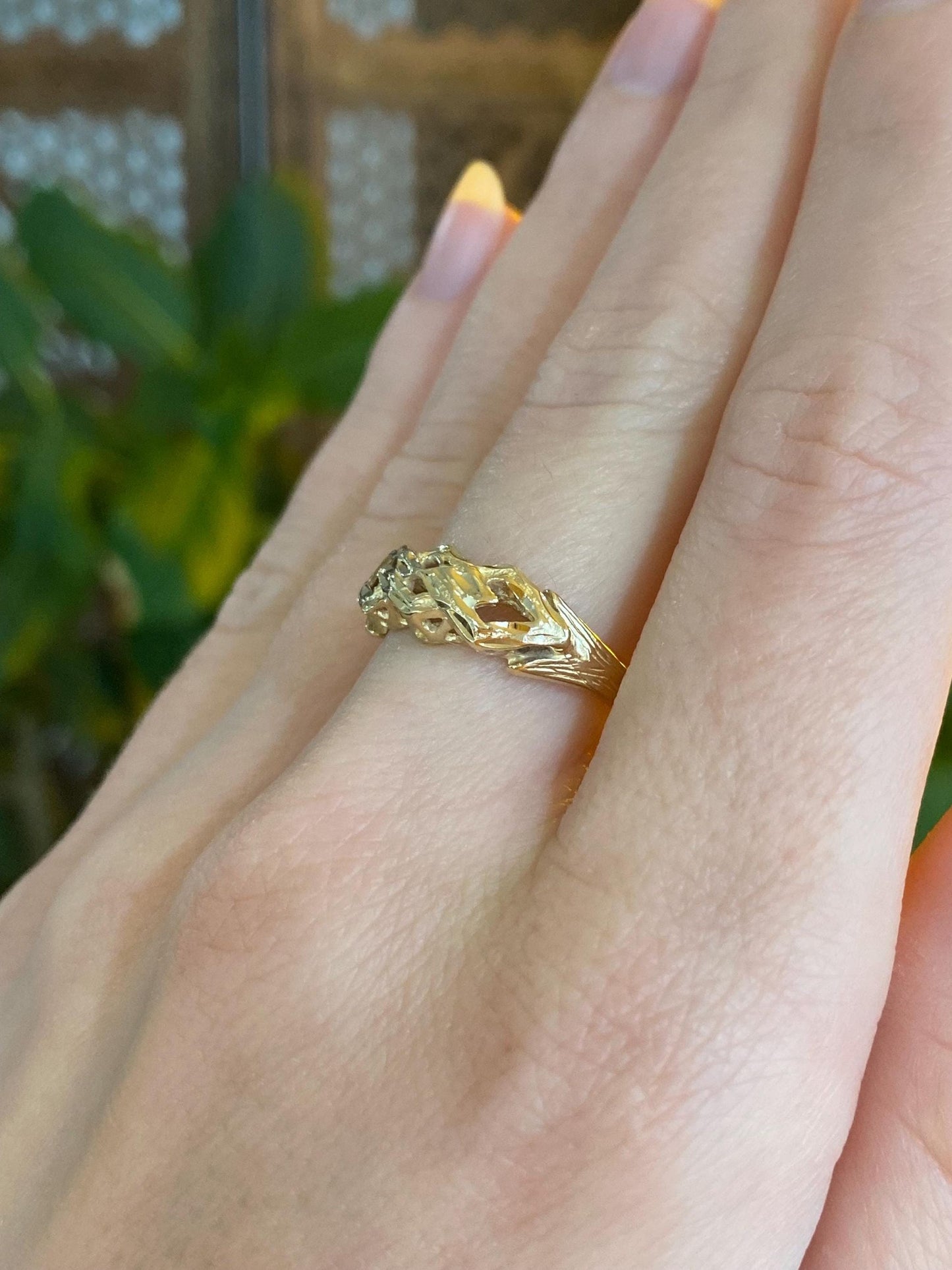Vintage Solid 14k Yellow Gold Diamond Cut Ring Band - Size 7.75