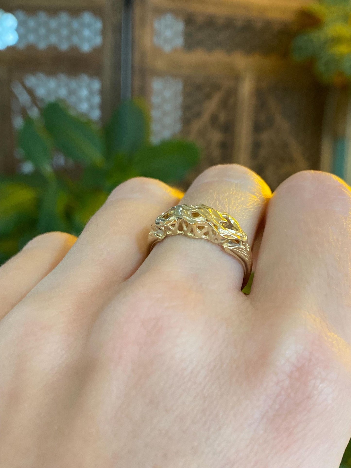 Vintage Solid 14k Yellow Gold Diamond Cut Ring Band - Size 7.75