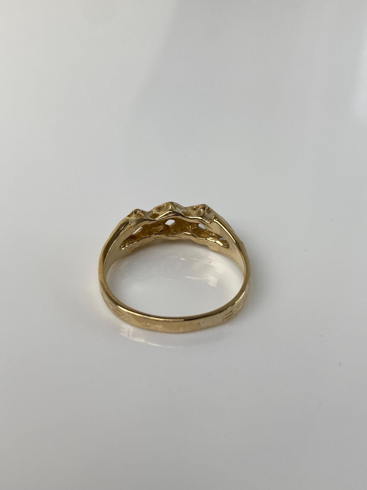 Vintage Solid 14k Yellow Gold Diamond Cut Ring Band - Size 7.75