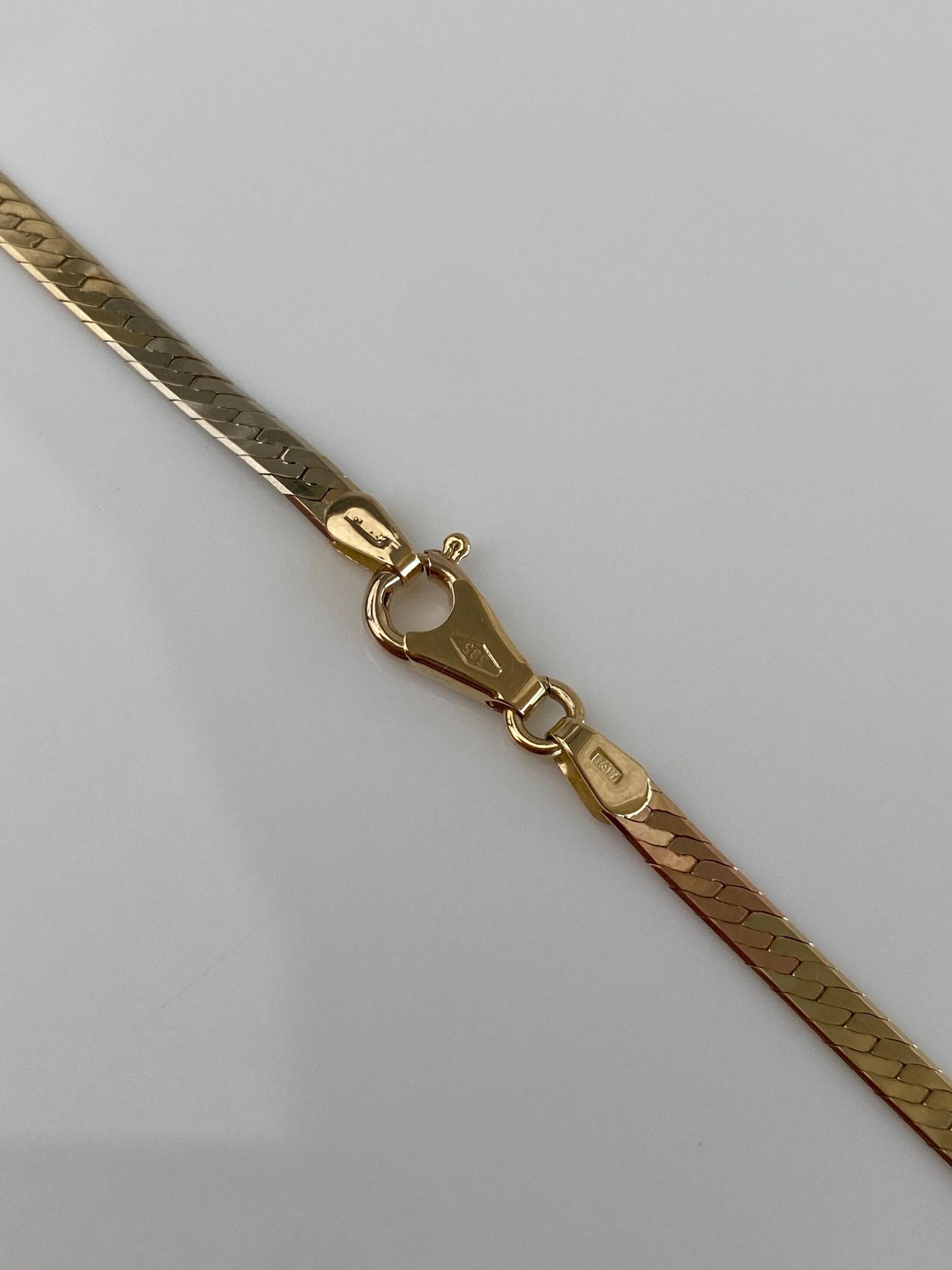 Vintage Solid 14k Tri Tone Gold Herringbone Chain Necklace - 16 inches