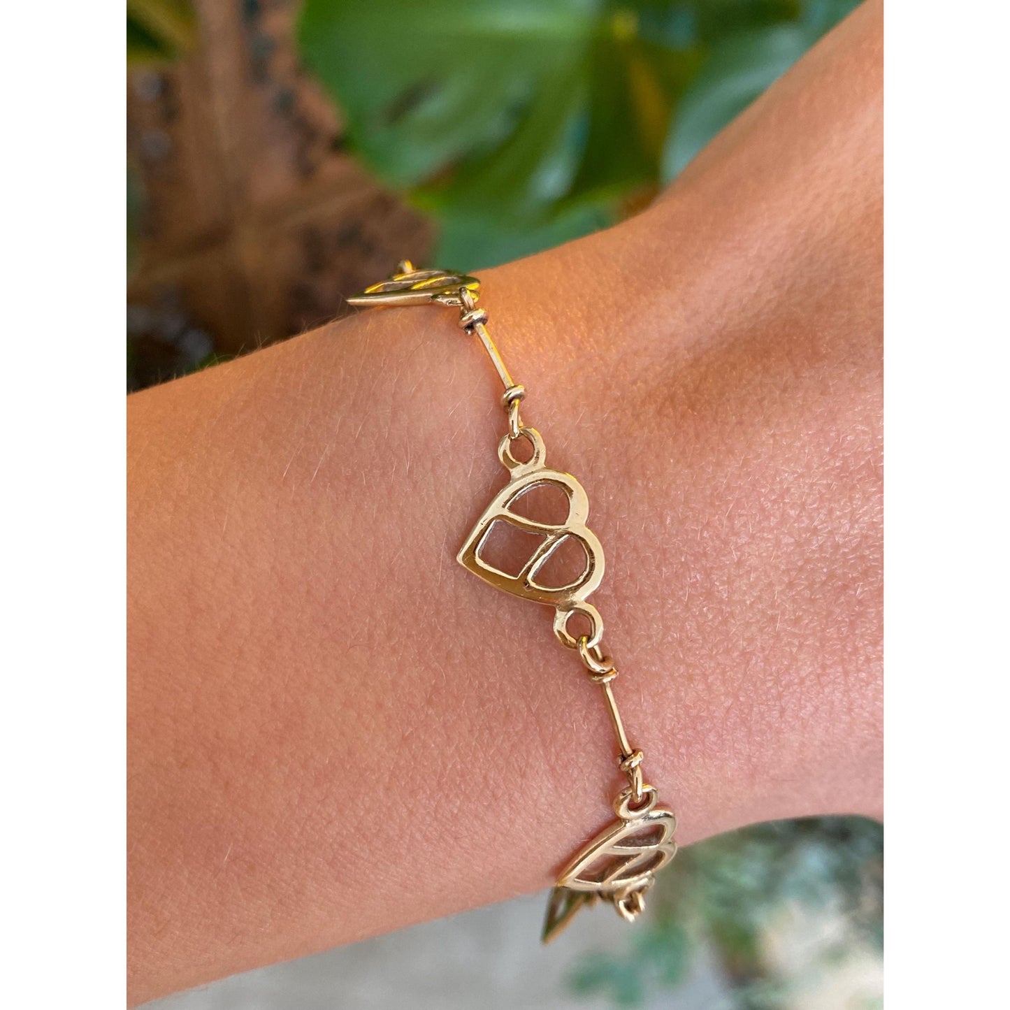 Vintage Solid 14k Yellow Gold Heart Window Link Bracelet - 7.75 inches