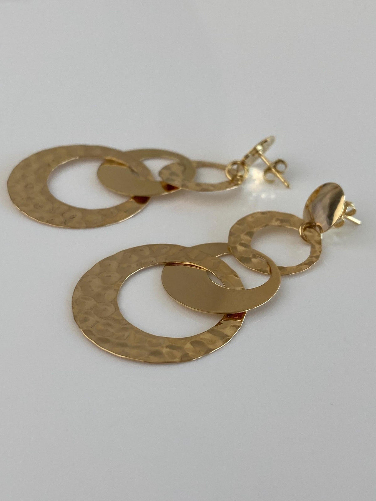 Vintage Solid 18k Yellow Gold Hammered Texture Circles Dangle Stud Earrings