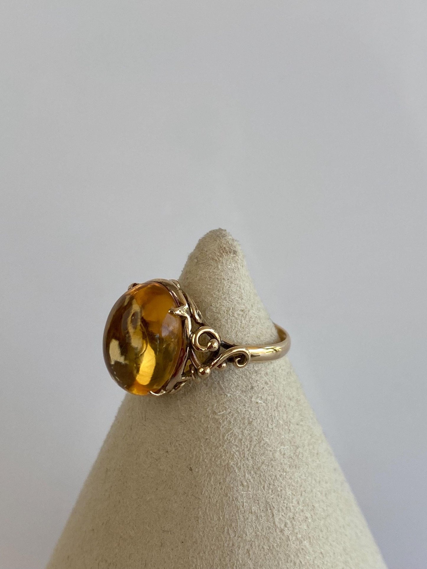 Vintage Solid 14k Yellow Gold Citrine Cabochon Ring - Size 7.25