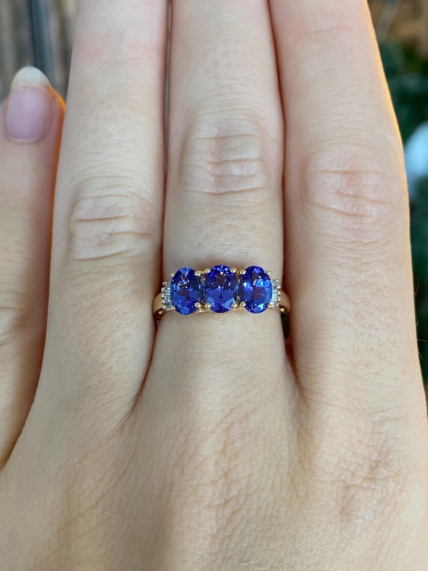Solid 18k Yellow Gold Tanzanite Diamond Ring - Size 6.75