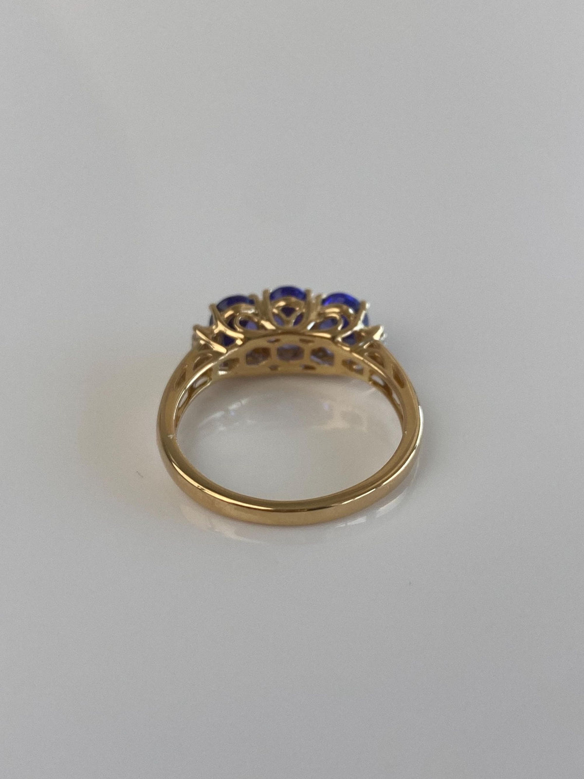 Solid 18k Yellow Gold Tanzanite Diamond Ring - Size 6.75