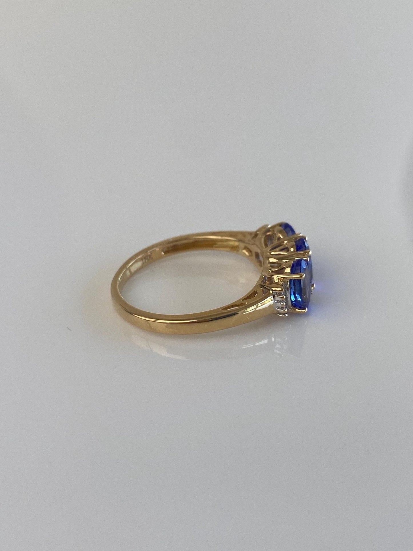 Solid 18k Yellow Gold Tanzanite Diamond Ring - Size 6.75