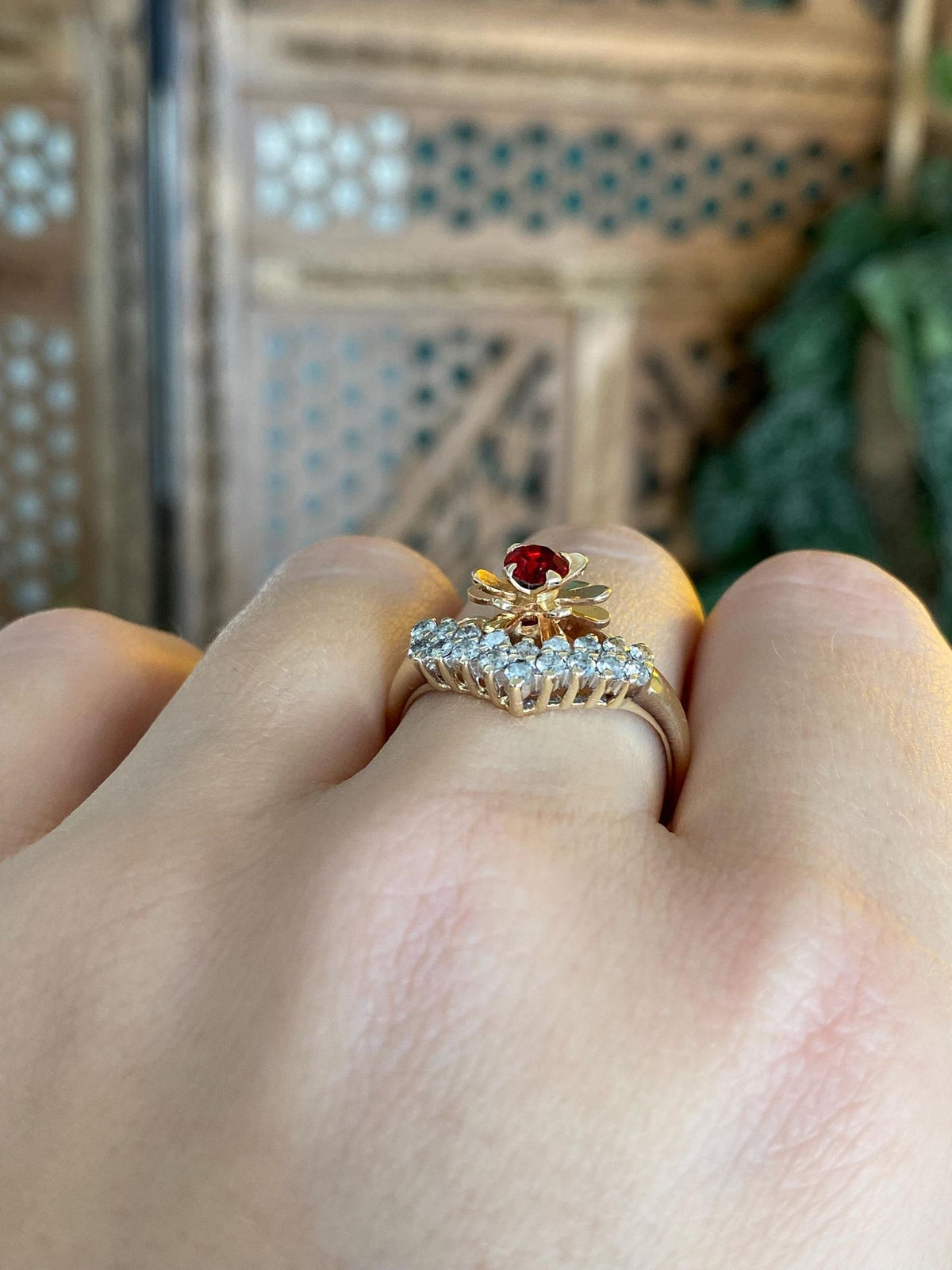 Vintage Solid 14k Yellow Gold Red & Clear Cubic Zirconia Flower Chevron Ring - Size 9.25