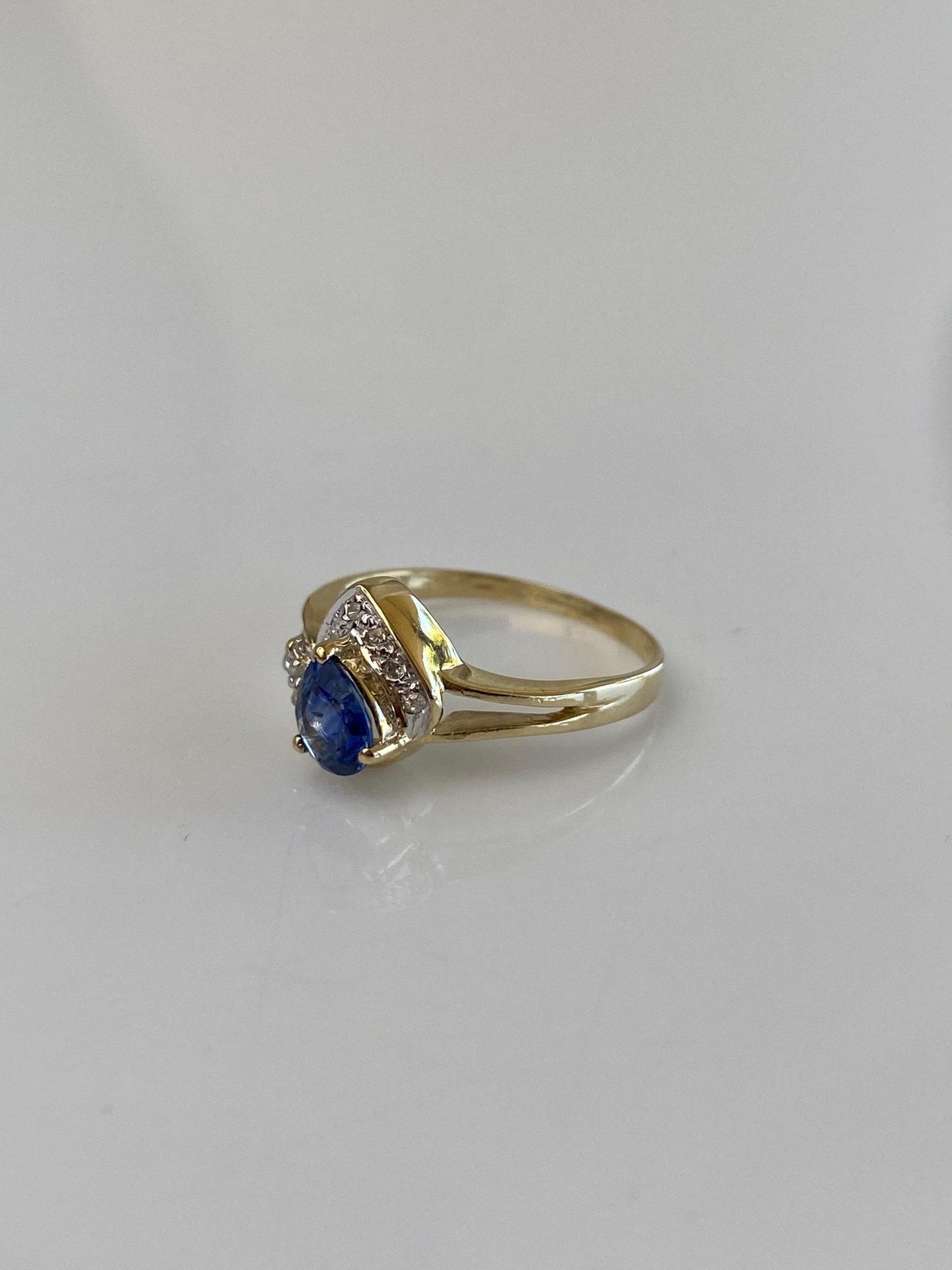 Vintage Solid 14k White & Yellow Gold Diamond Sapphire Ring - Size 6