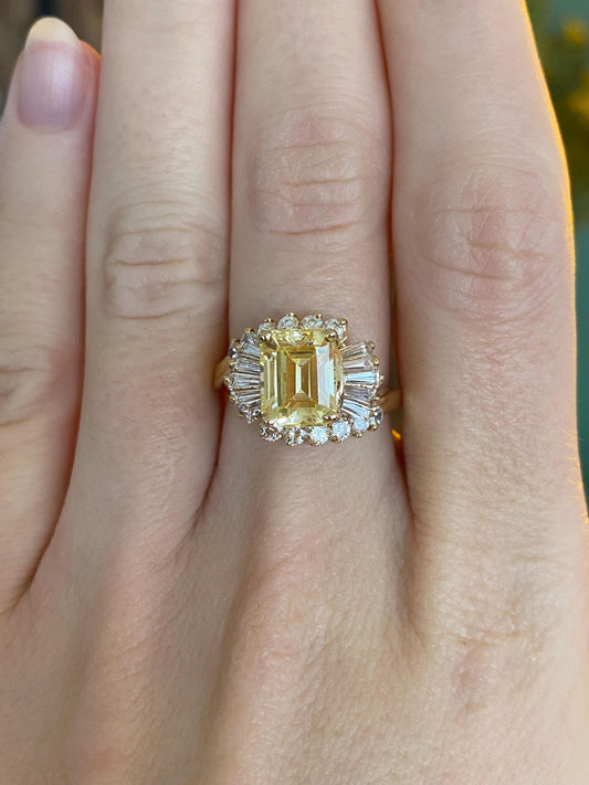 Vintage Solid 14k Yellow Gold Clear & Pale Yellow Cubic Zirconia Ring - Size 6