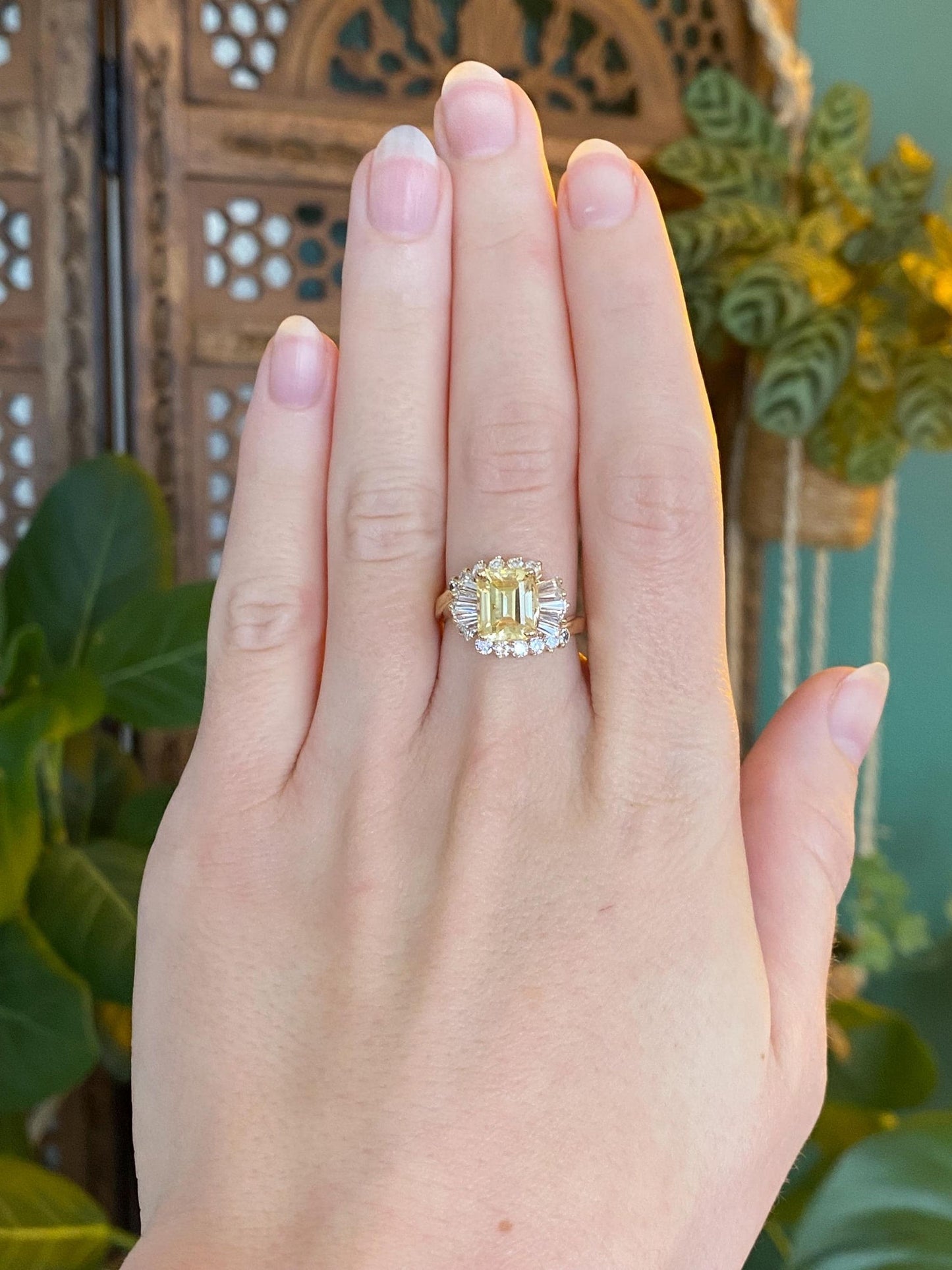 Vintage Solid 14k Yellow Gold Clear & Pale Yellow Cubic Zirconia Ring - Size 6