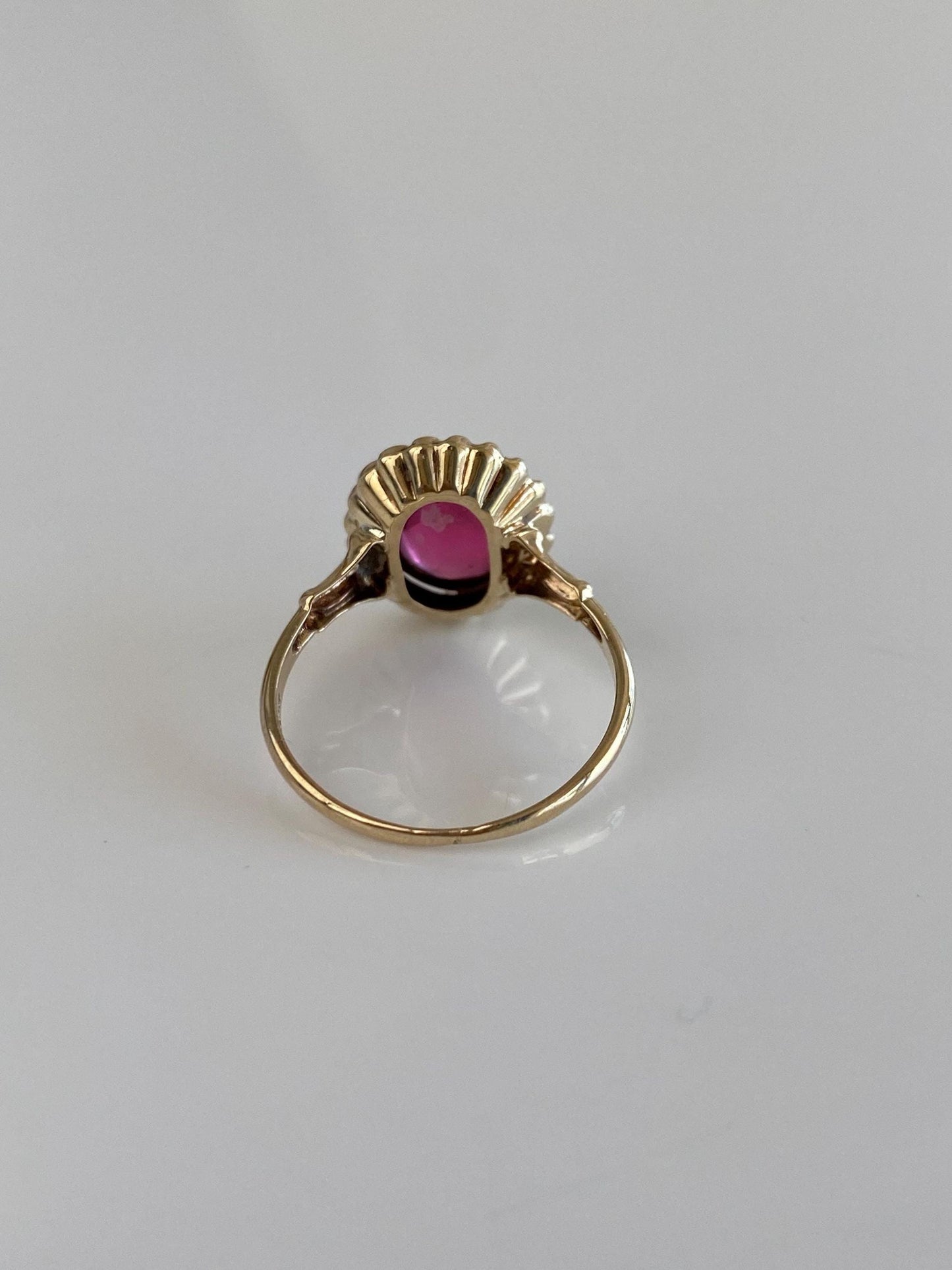 Vintage Solid 9k Yellow Gold Pink Cubic Zirconia Ring - Size 6.5