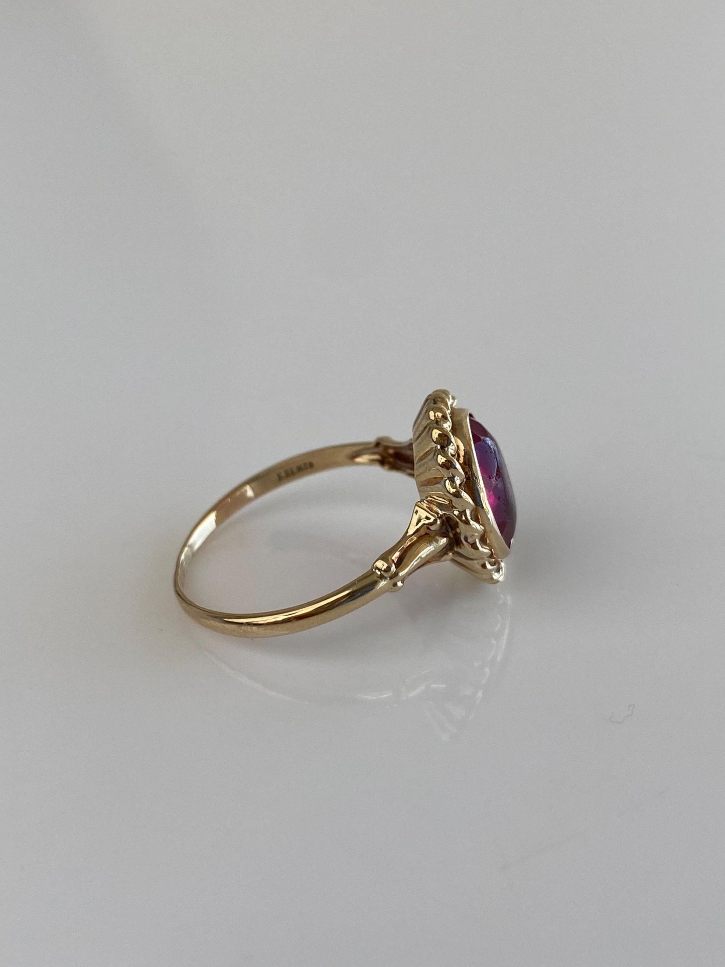 Vintage Solid 9k Yellow Gold Pink Cubic Zirconia Ring - Size 6.5