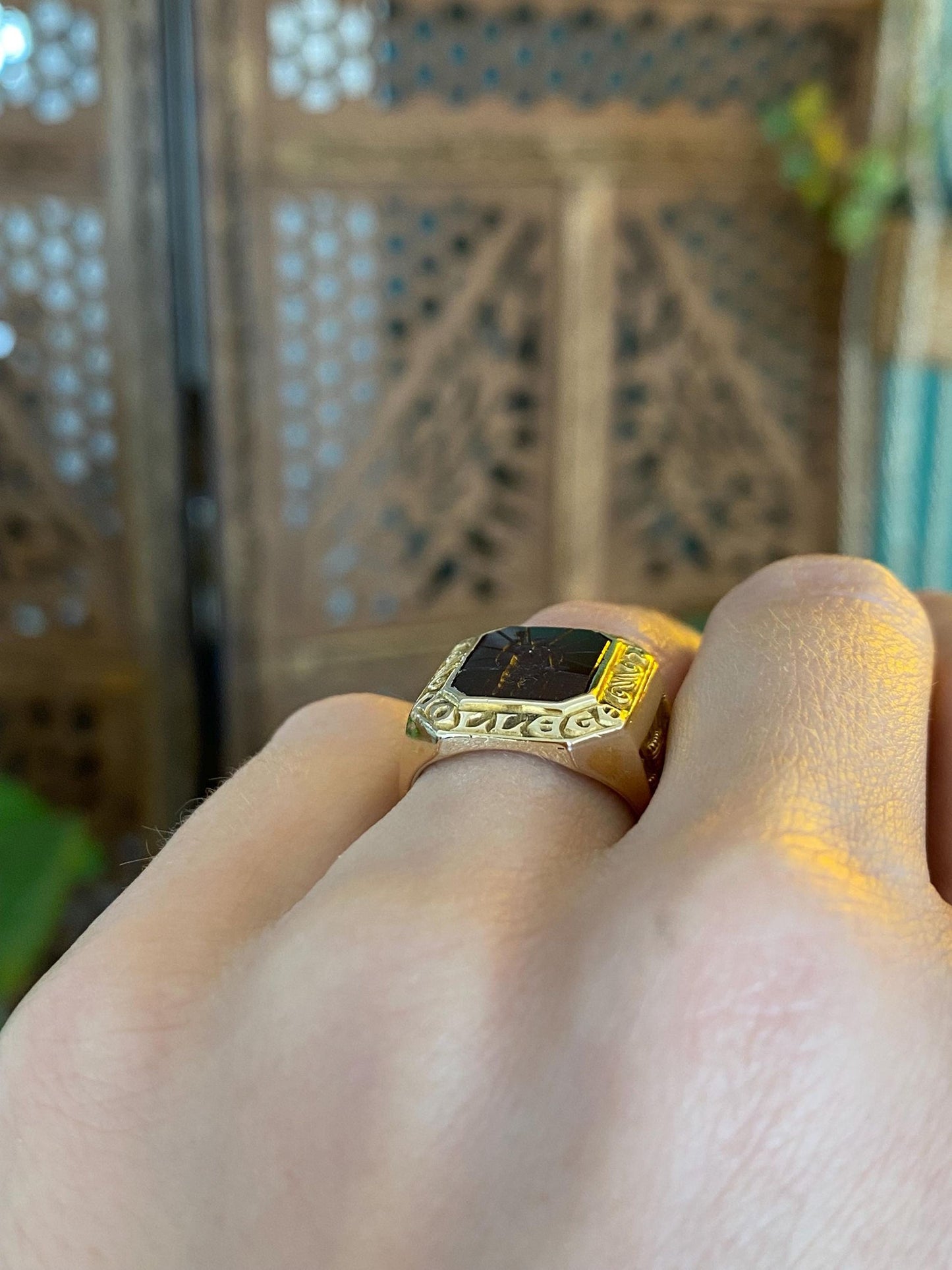 Vintage Solid 14k Yellow Gold Carnelian Intaglio Ring - Size 5.25
