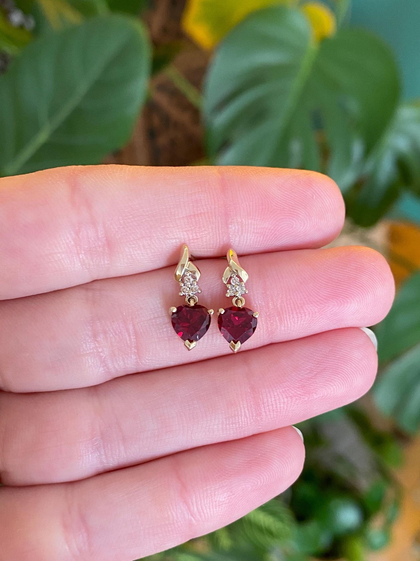 Vintage Solid 10k Yellow Gold Diamond Ruby Heart Dangle Stud Earrings