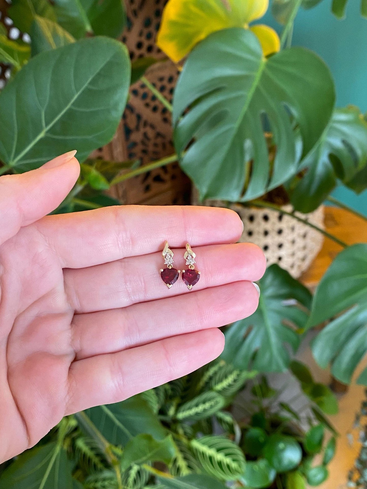 Vintage Solid 10k Yellow Gold Diamond Ruby Heart Dangle Stud Earrings