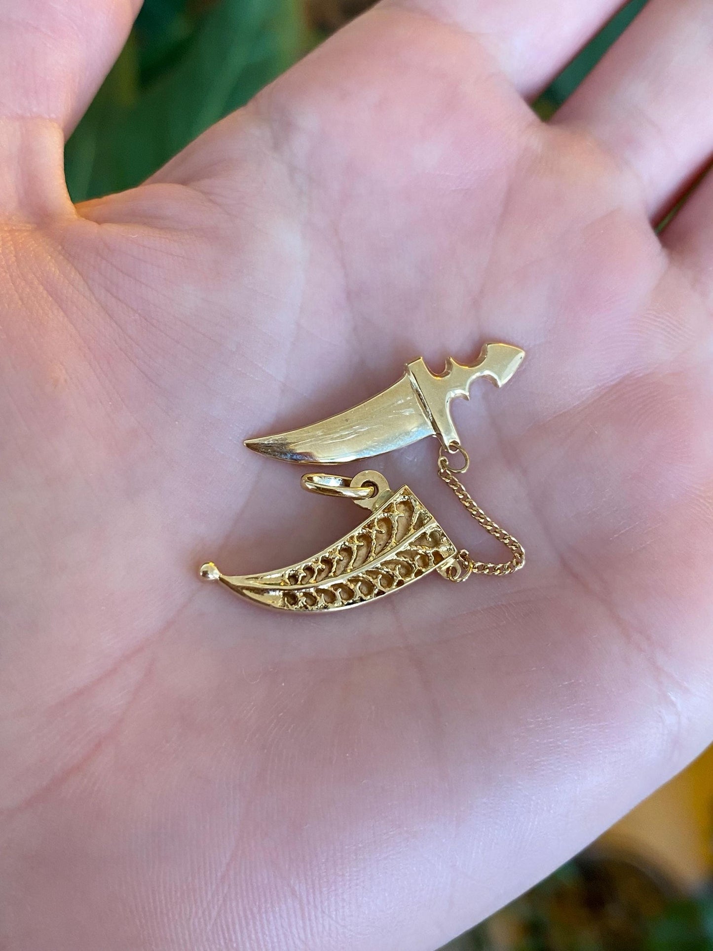Vintage Solid 18k Yellow Gold Filigree Dagger & Sheath Charm