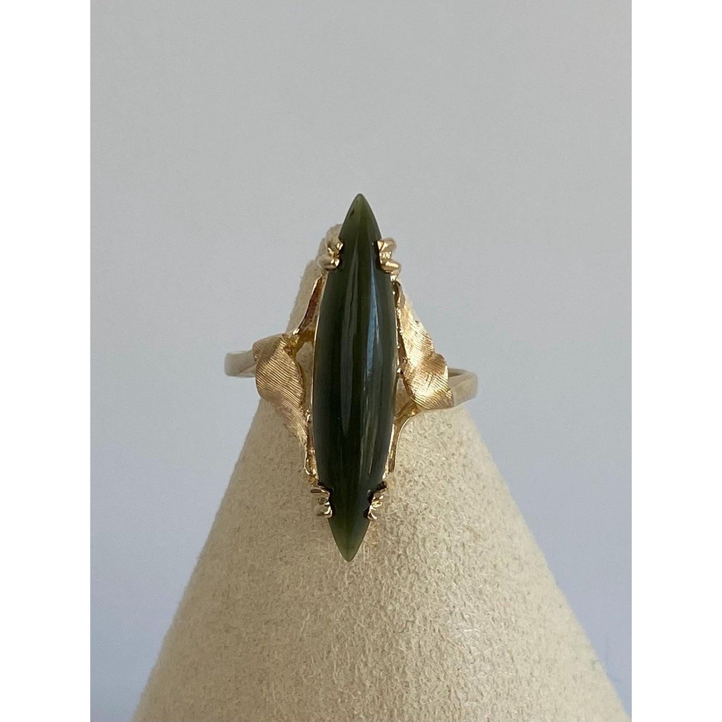 Vintage Solid 14k Yellow Gold Nephrite Marquis Ring - Size 7
