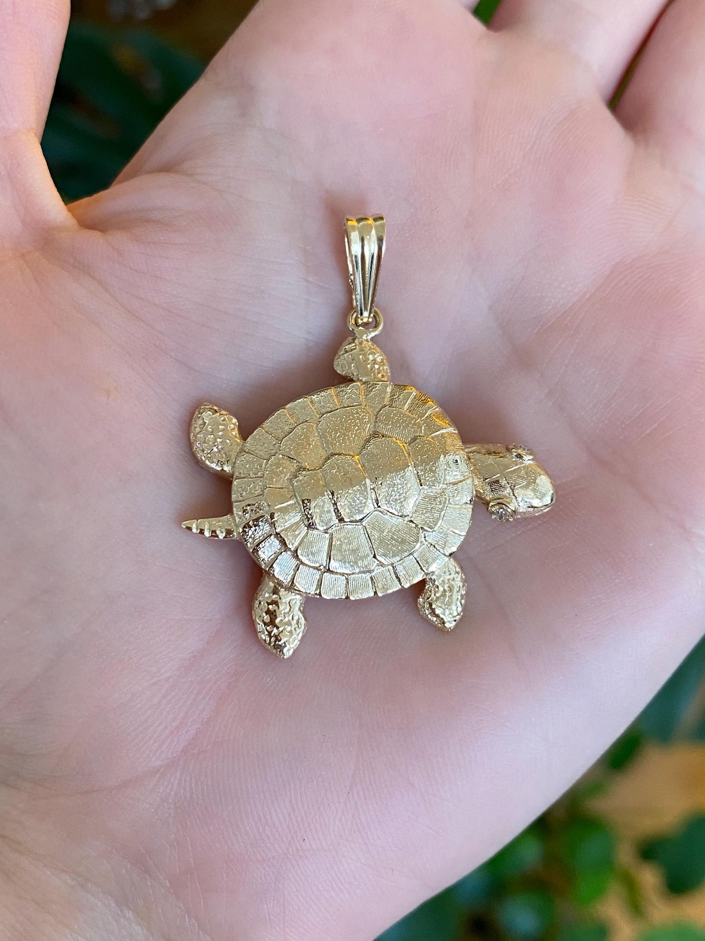 Vintage Solid 14k Yellow Gold Diamond Eyes Articulated Sea Turtle Charm