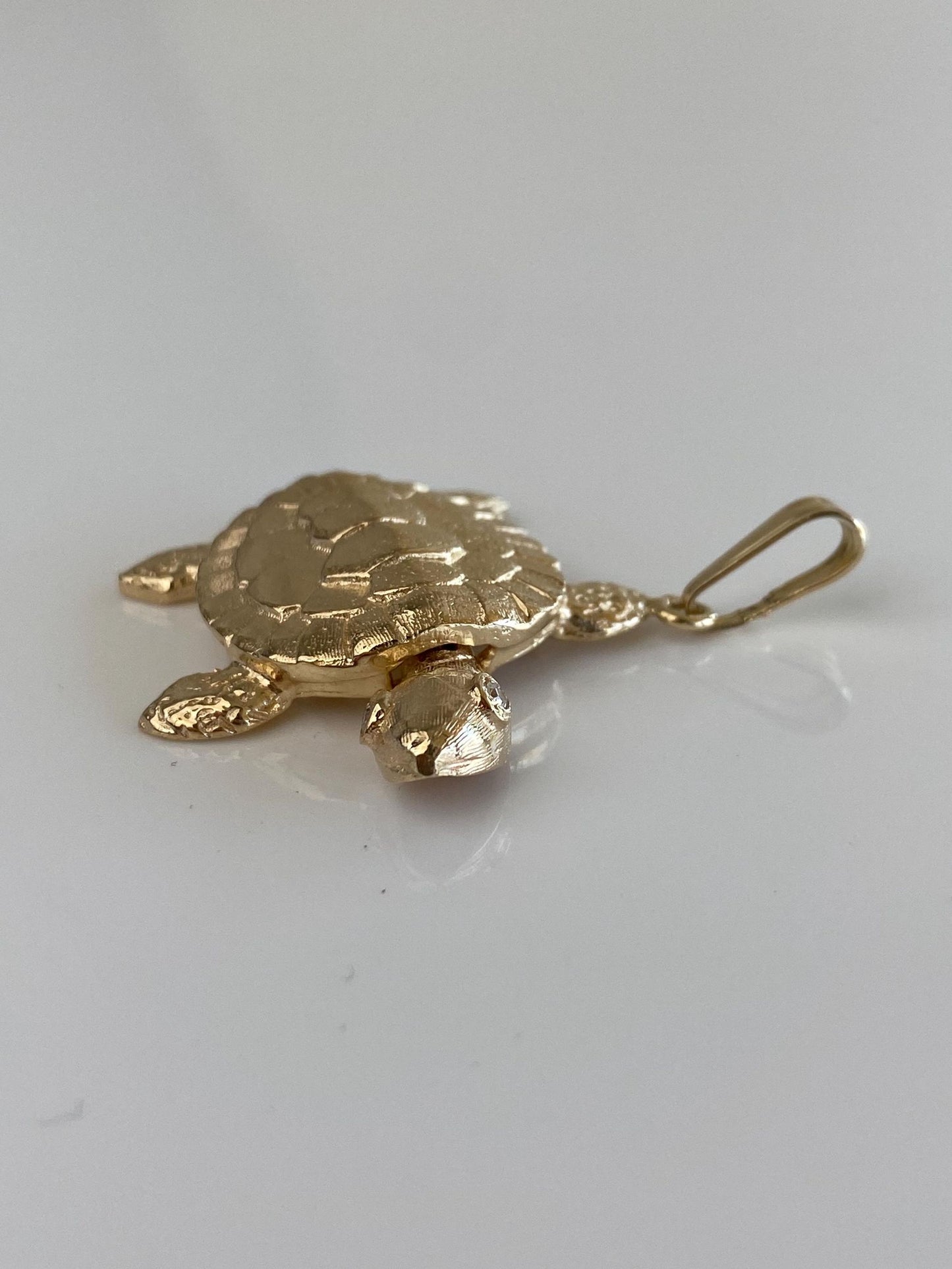 Vintage Solid 14k Yellow Gold Diamond Eyes Articulated Sea Turtle Charm