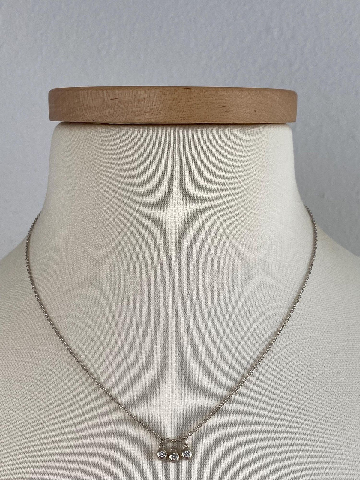 Vintage Solid 14k White Gold Diamond Droplets Cable Chain Necklace - 18.25 inches