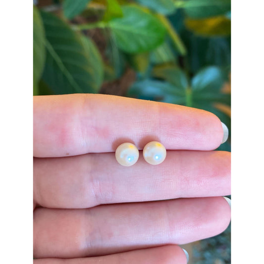 Vintage Solid 14k Yellow Gold Pearl Stud Earrings