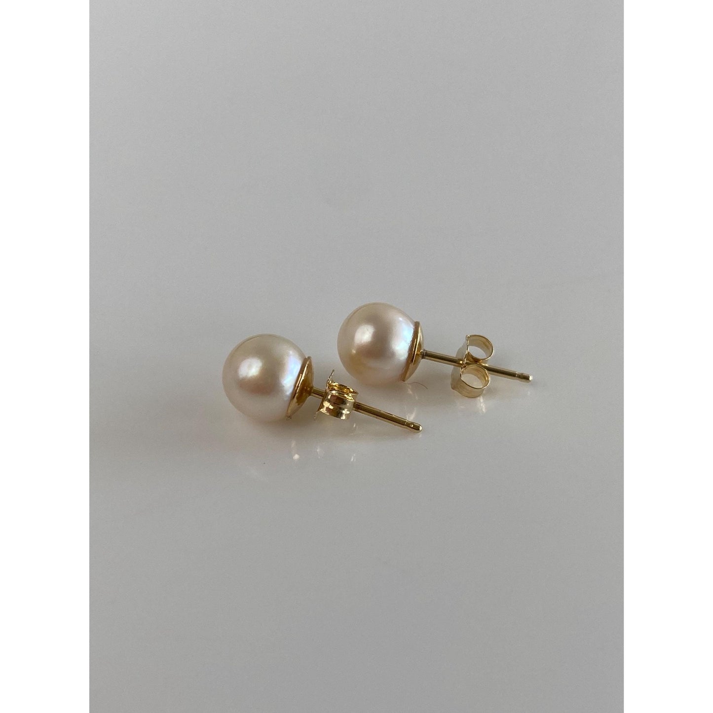 Vintage Solid 14k Yellow Gold Pearl Stud Earrings