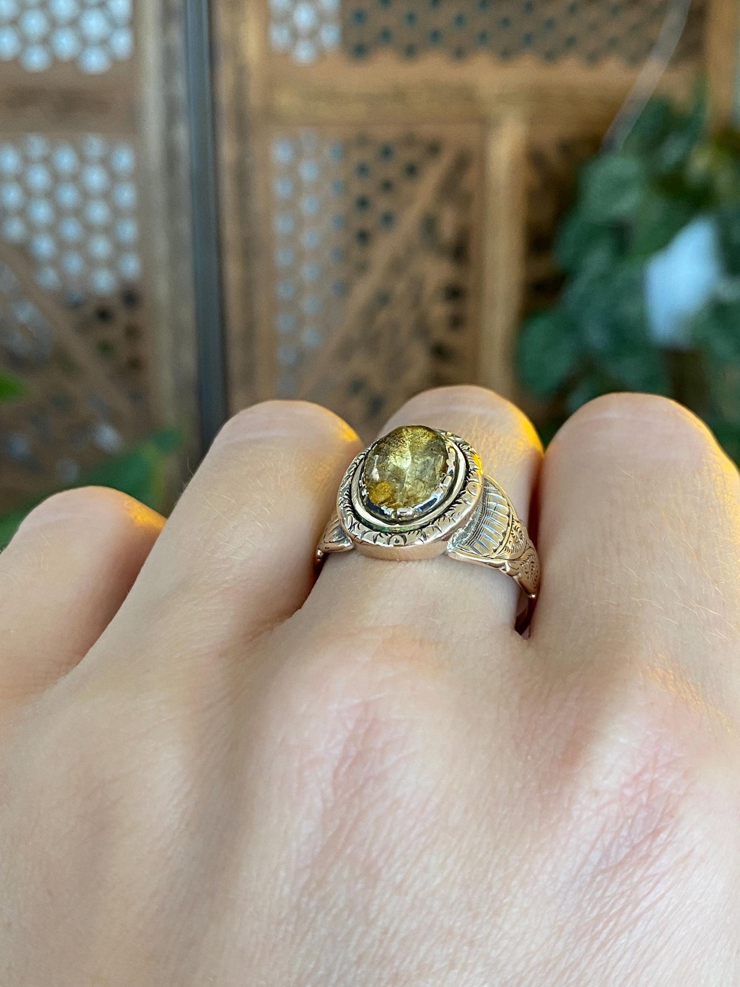 Vintage Solid 9k Rosey Gold Quartz Ring - Size 9.75