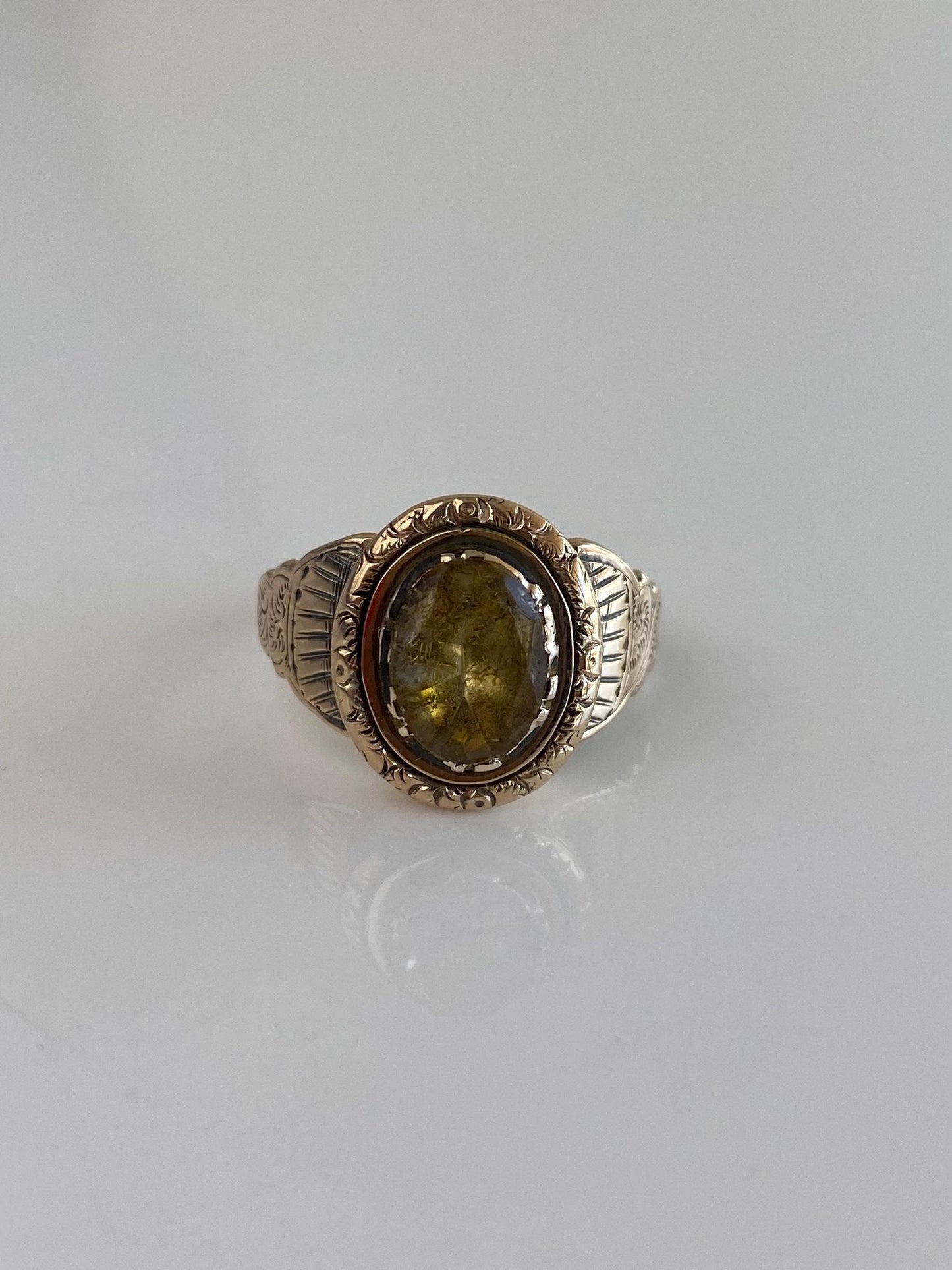 Vintage Solid 9k Rosey Gold Quartz Ring - Size 9.75