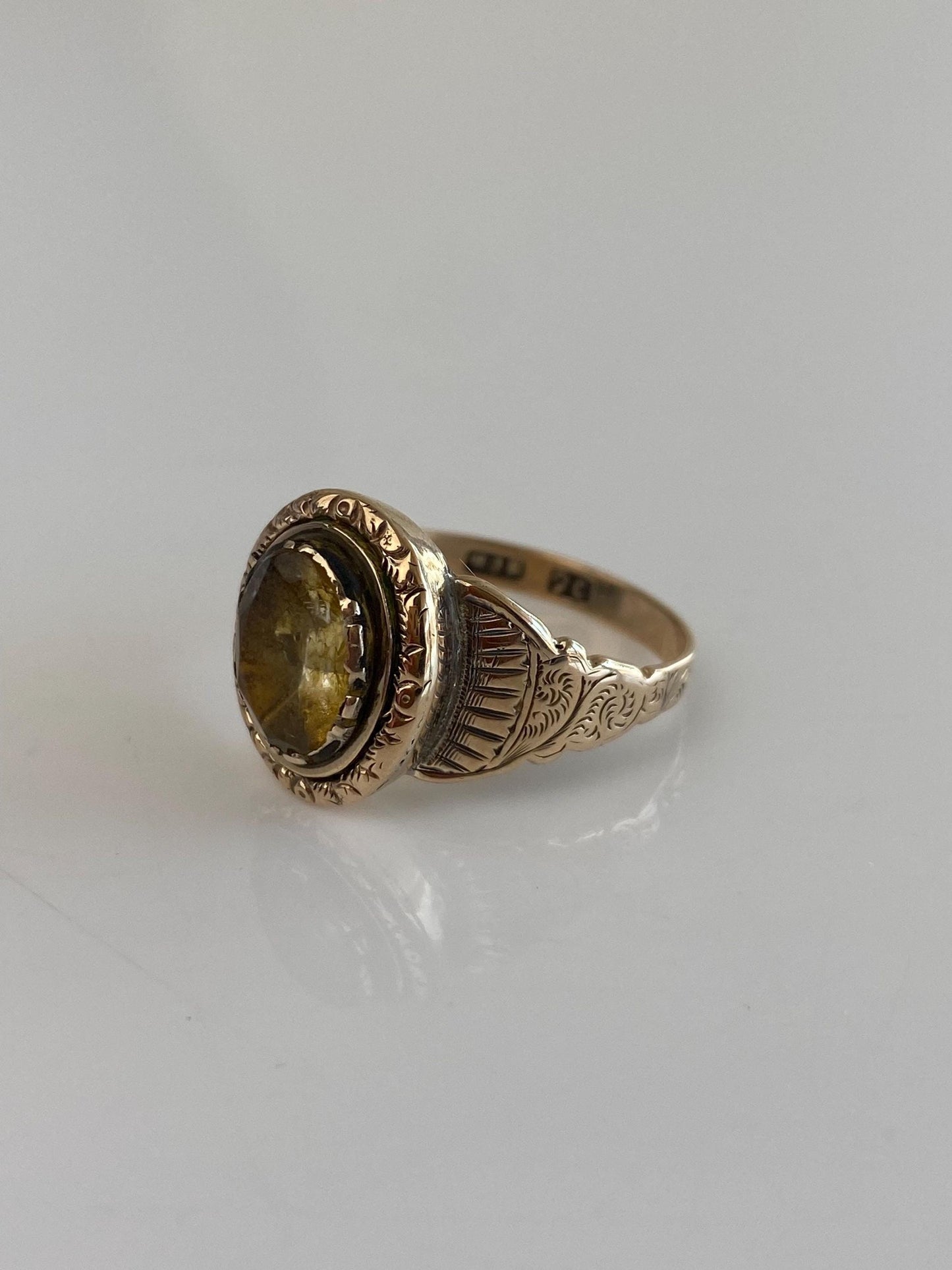 Vintage Solid 9k Rosey Gold Quartz Ring - Size 9.75